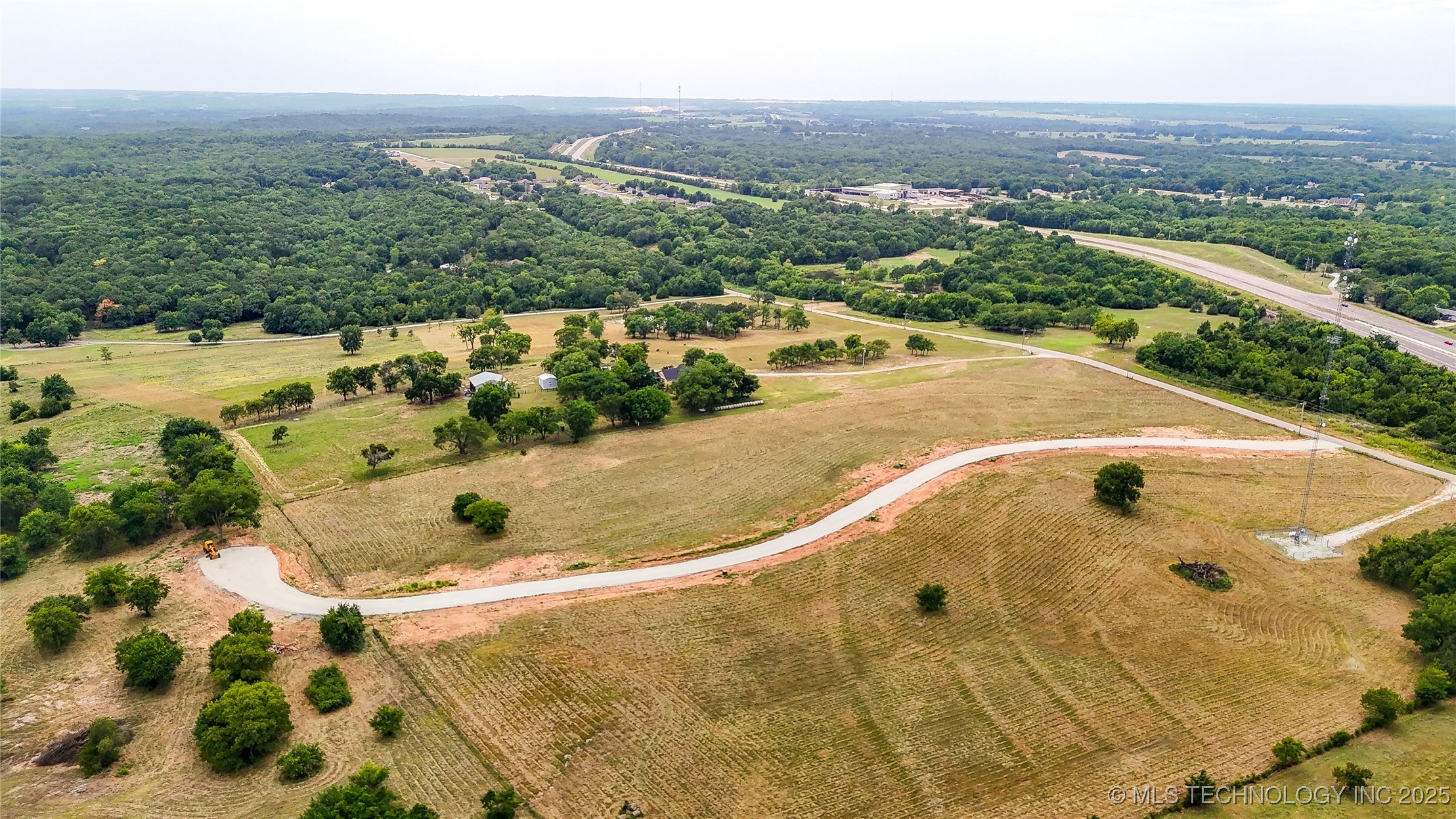 14021 County Road 1567 Property Photo 11