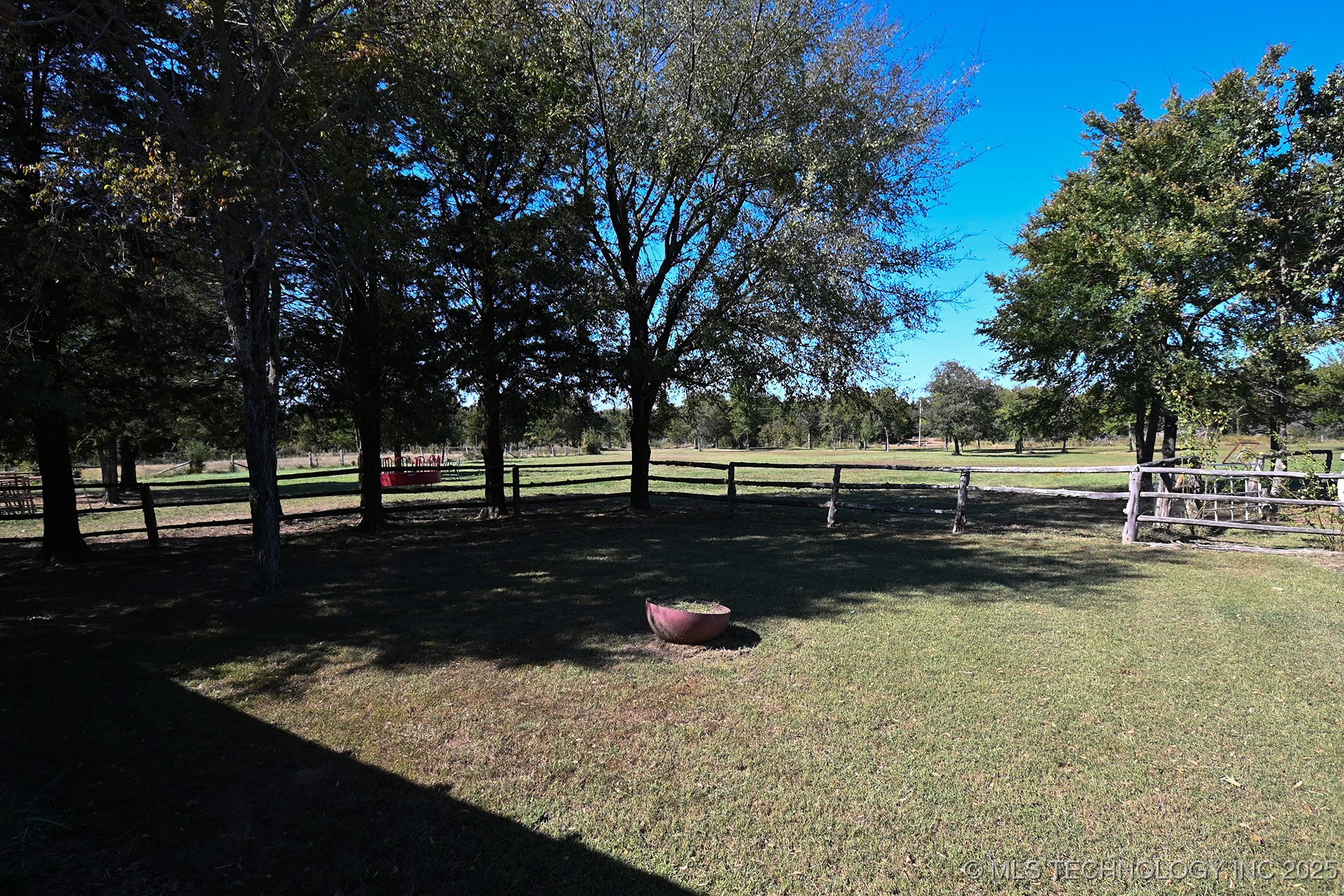 446872 E 1011 Road Property Photo 6