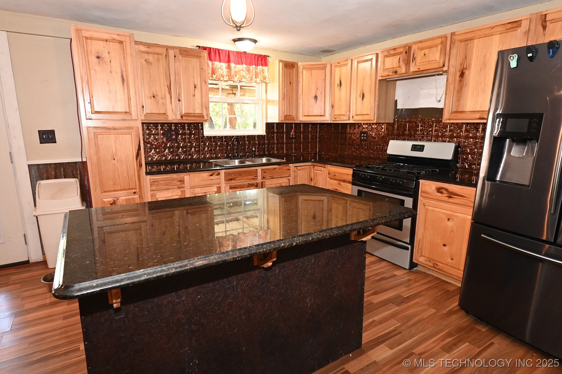 446872 E 1011 Road Property Photo 8