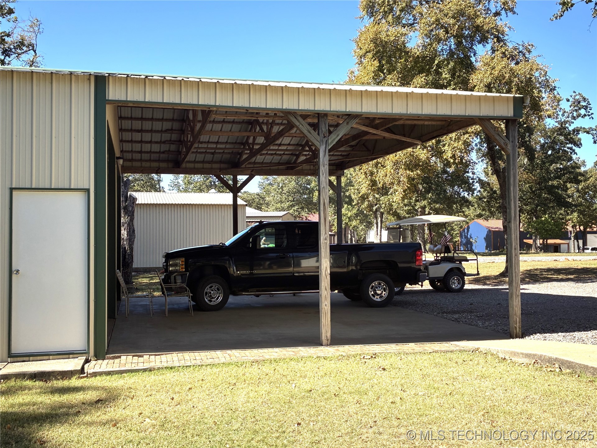 4329 Sun Rise Drive Property Photo 5