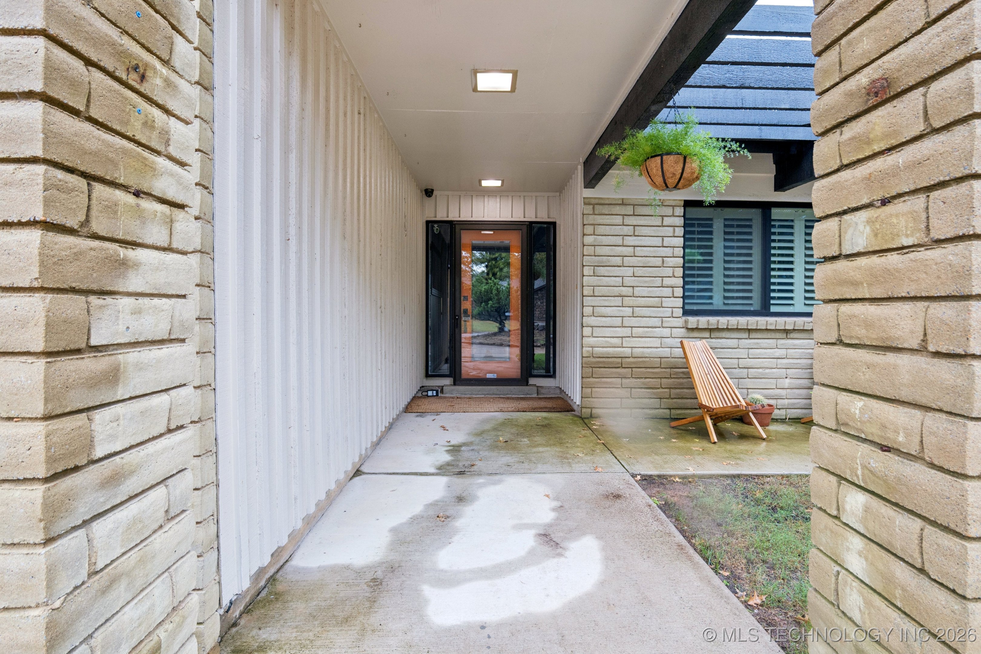 2910 E 76th Place Property Photo 8