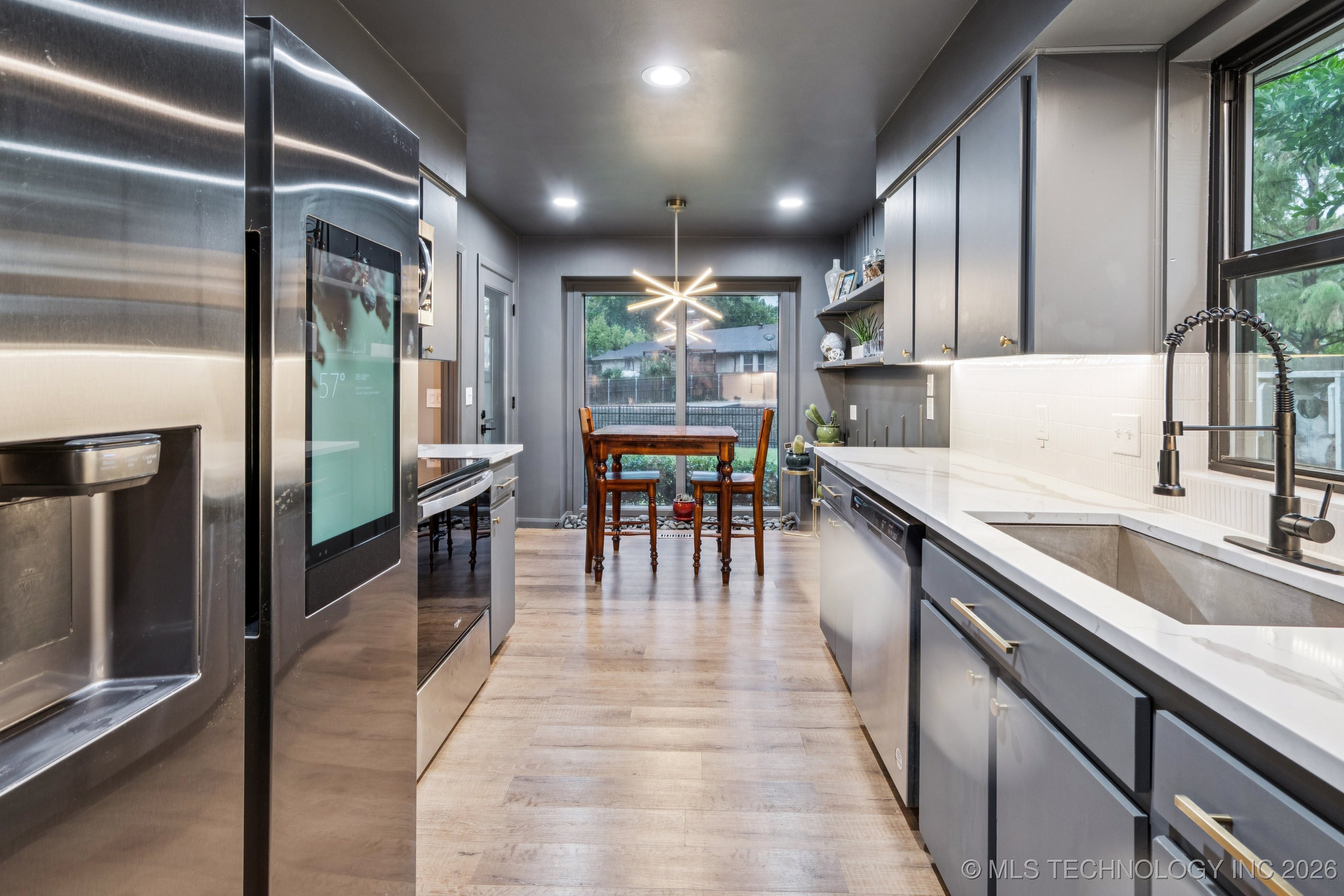 2910 E 76th Place Property Photo 18