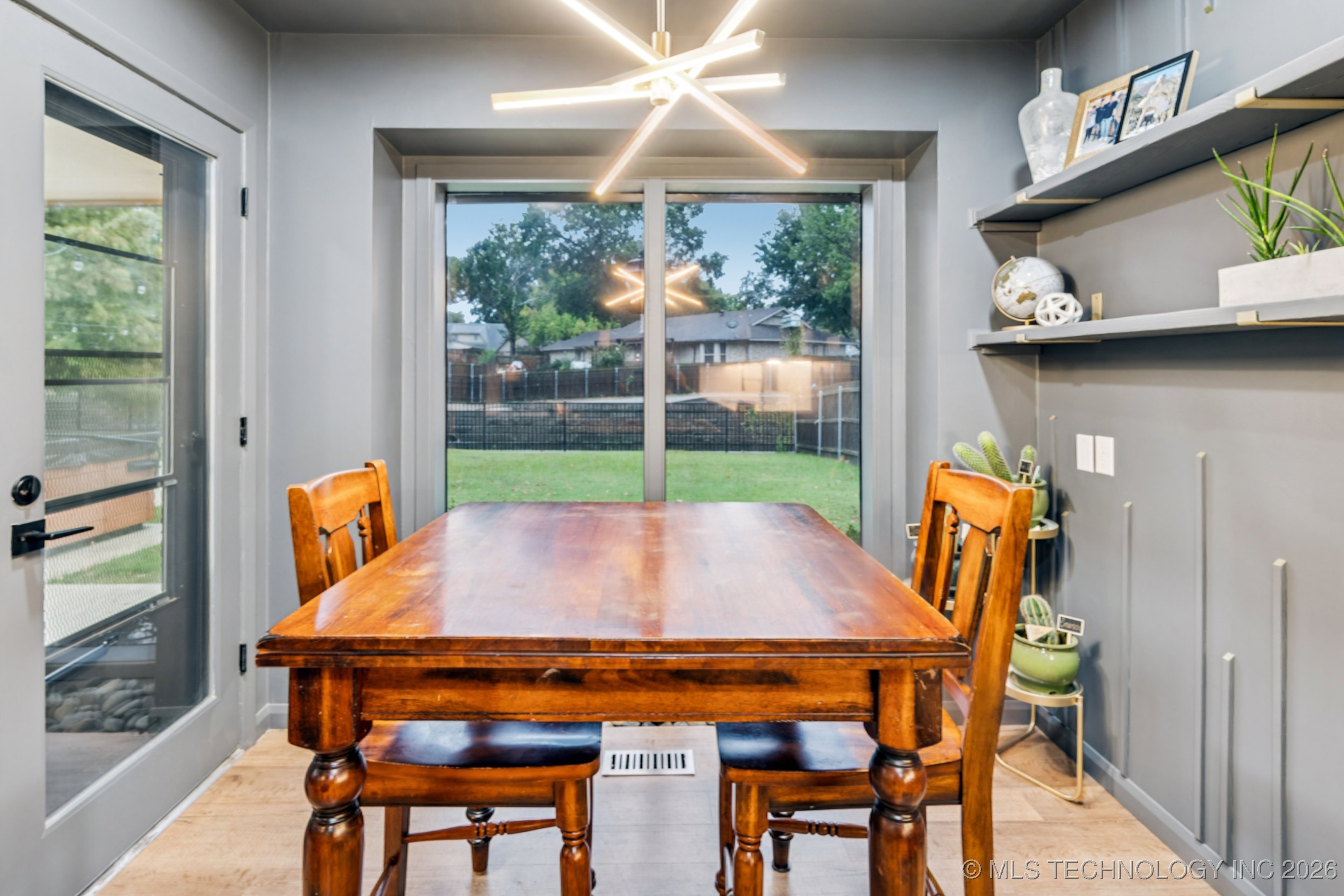 2910 E 76th Place Property Photo 19