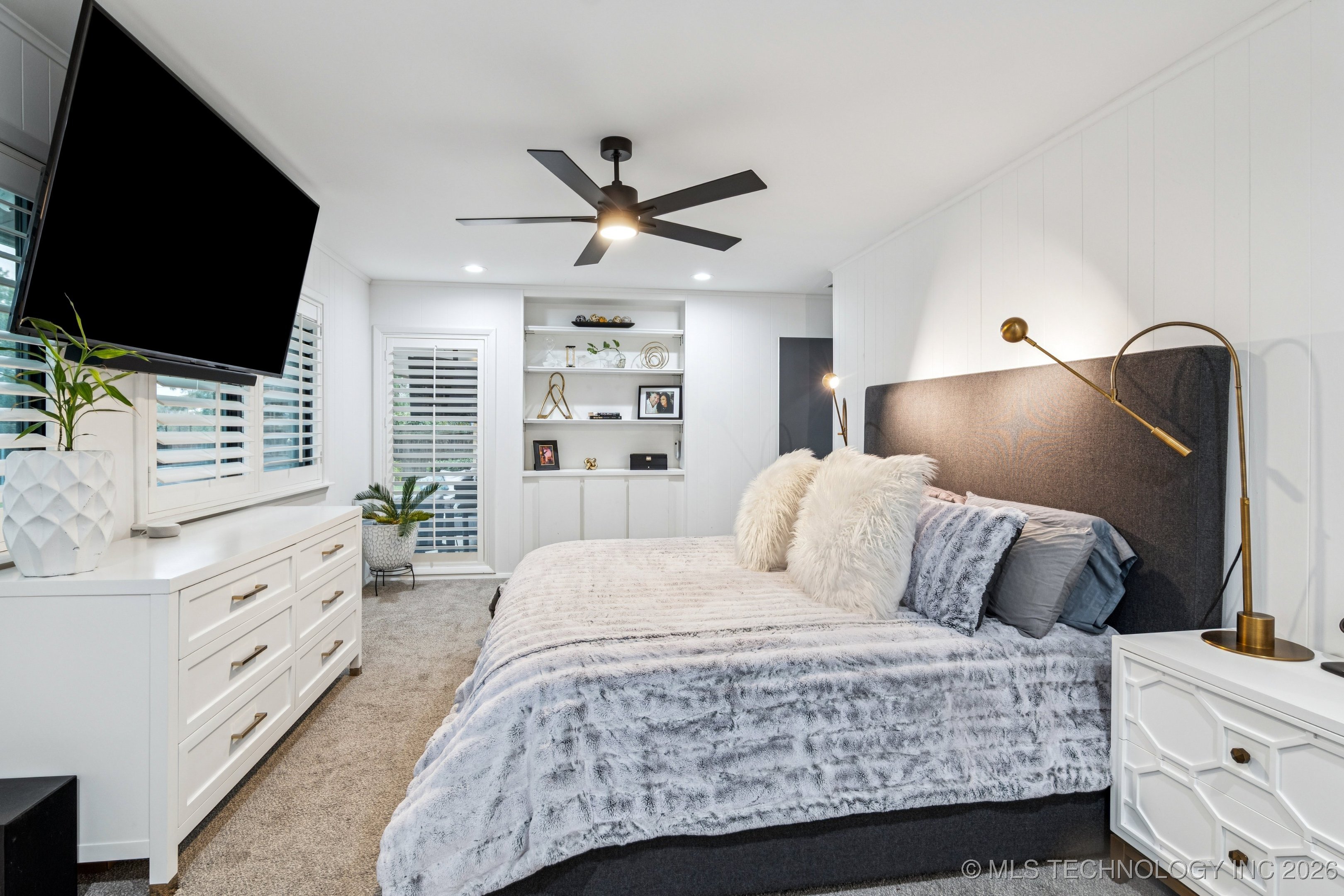 2910 E 76th Place Property Photo 23