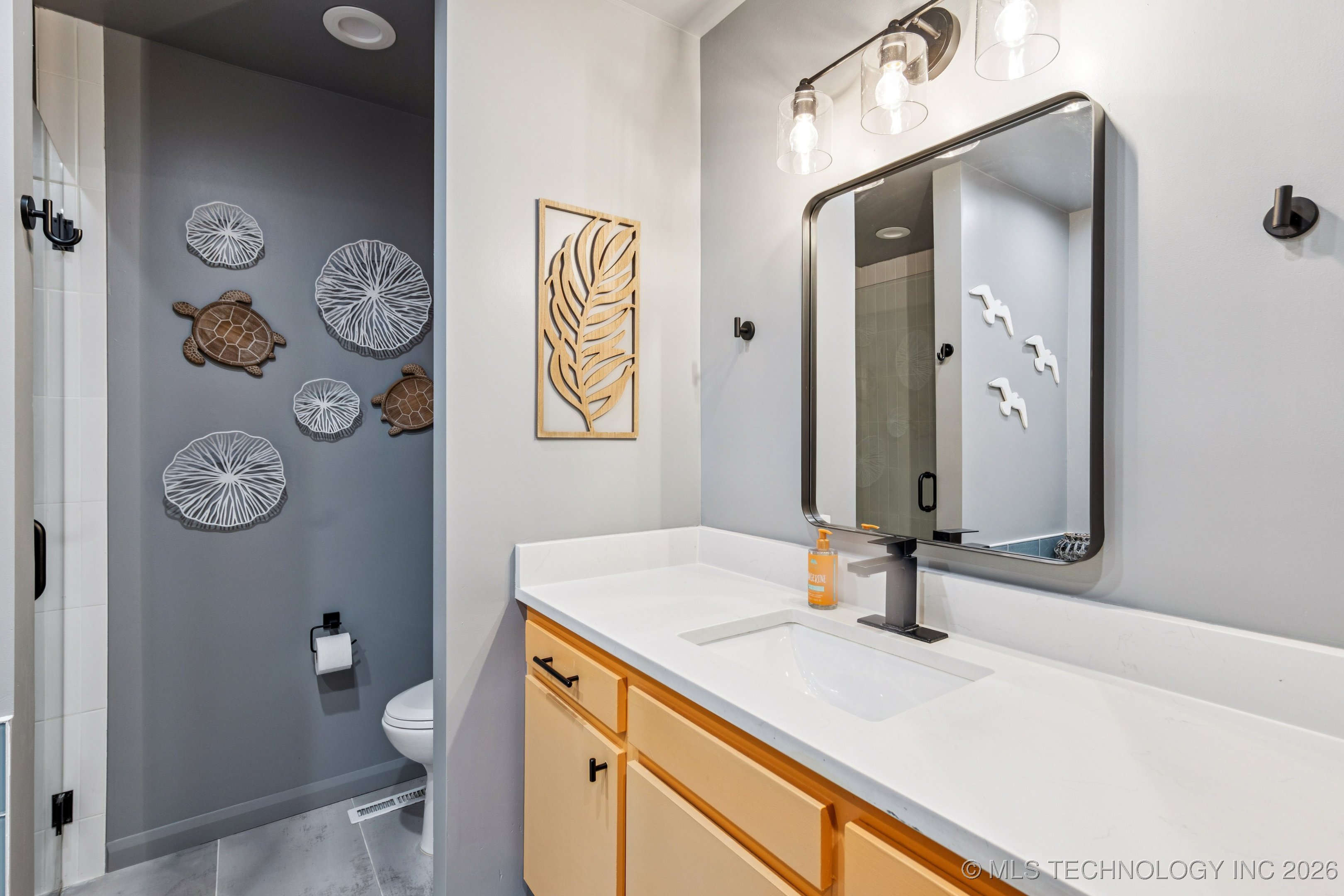 2910 E 76th Place Property Photo 28