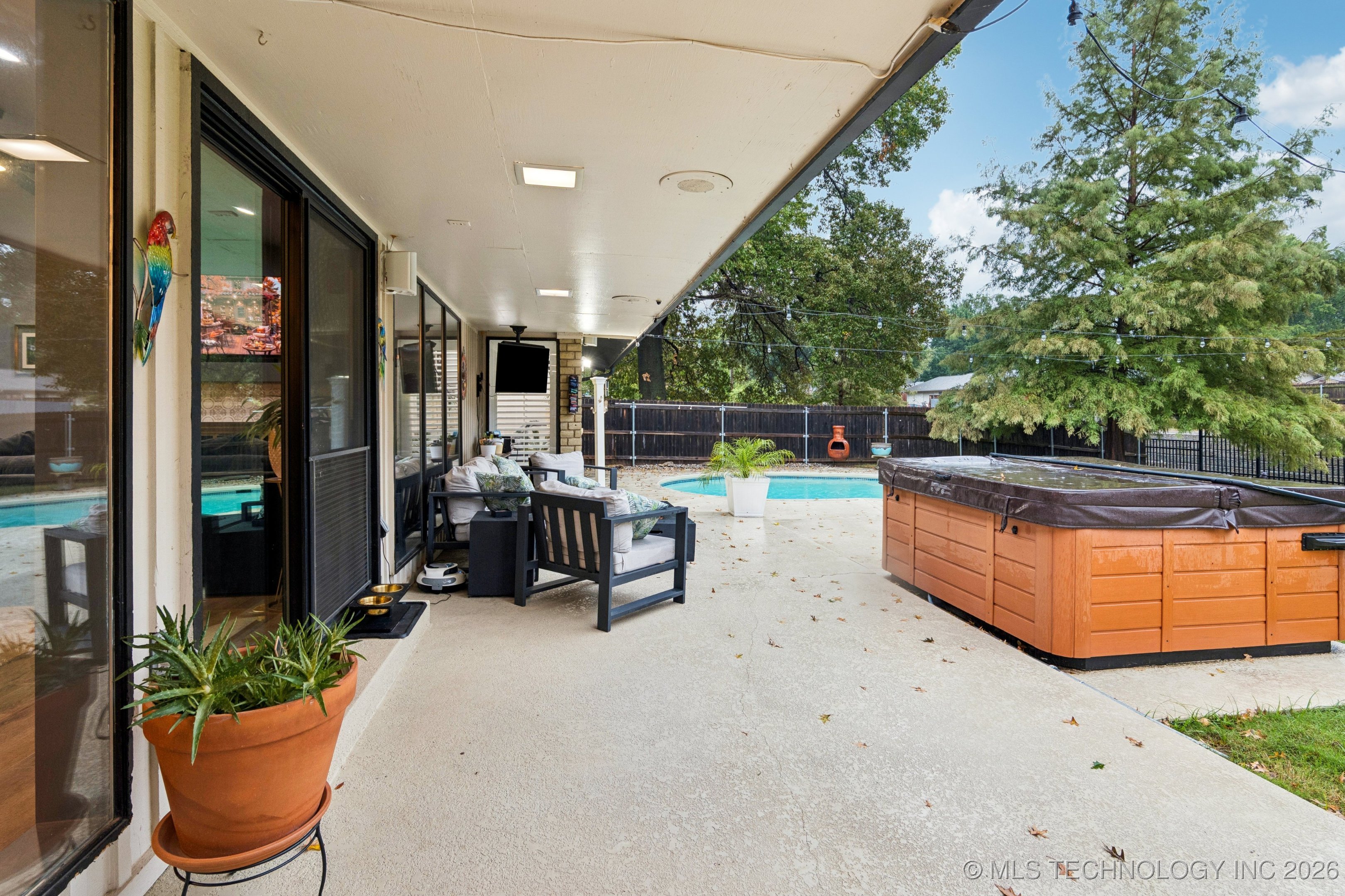 2910 E 76th Place Property Photo 33