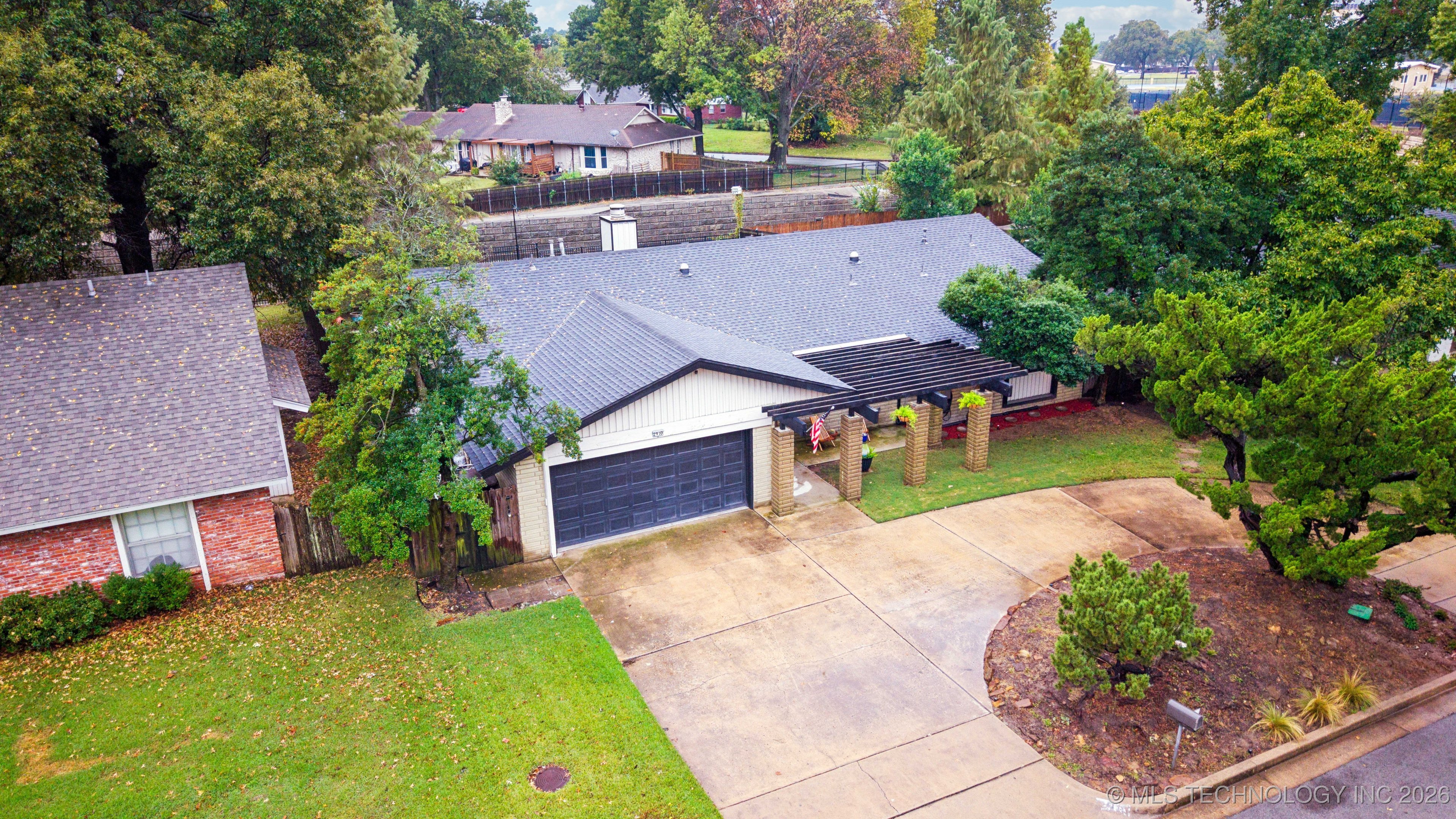 2910 E 76th Place Property Photo 40