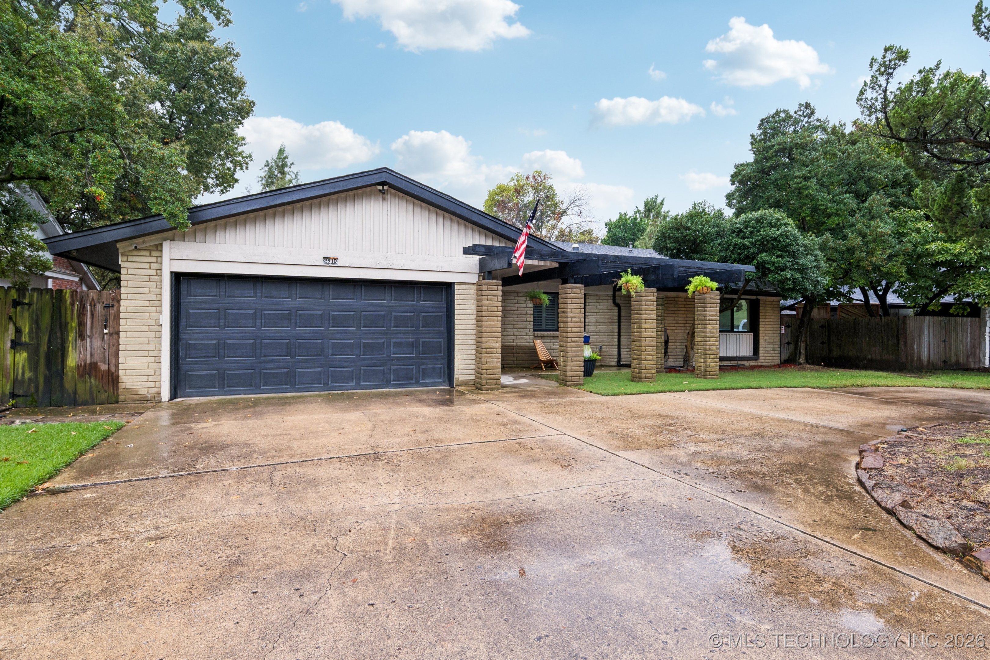 2910 E 76th Place Property Photo 41