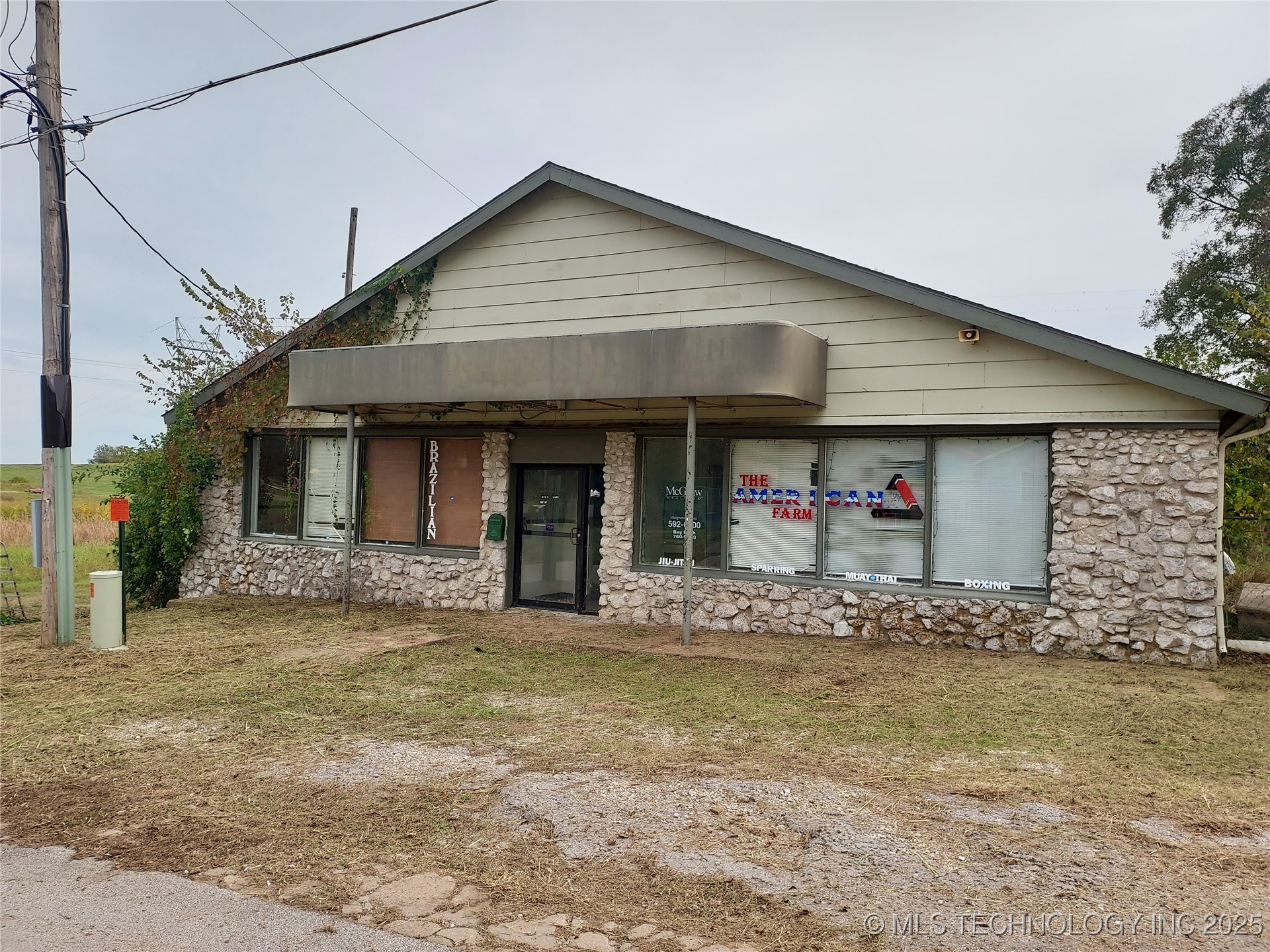 202 E Caddo Street Property Photo 2