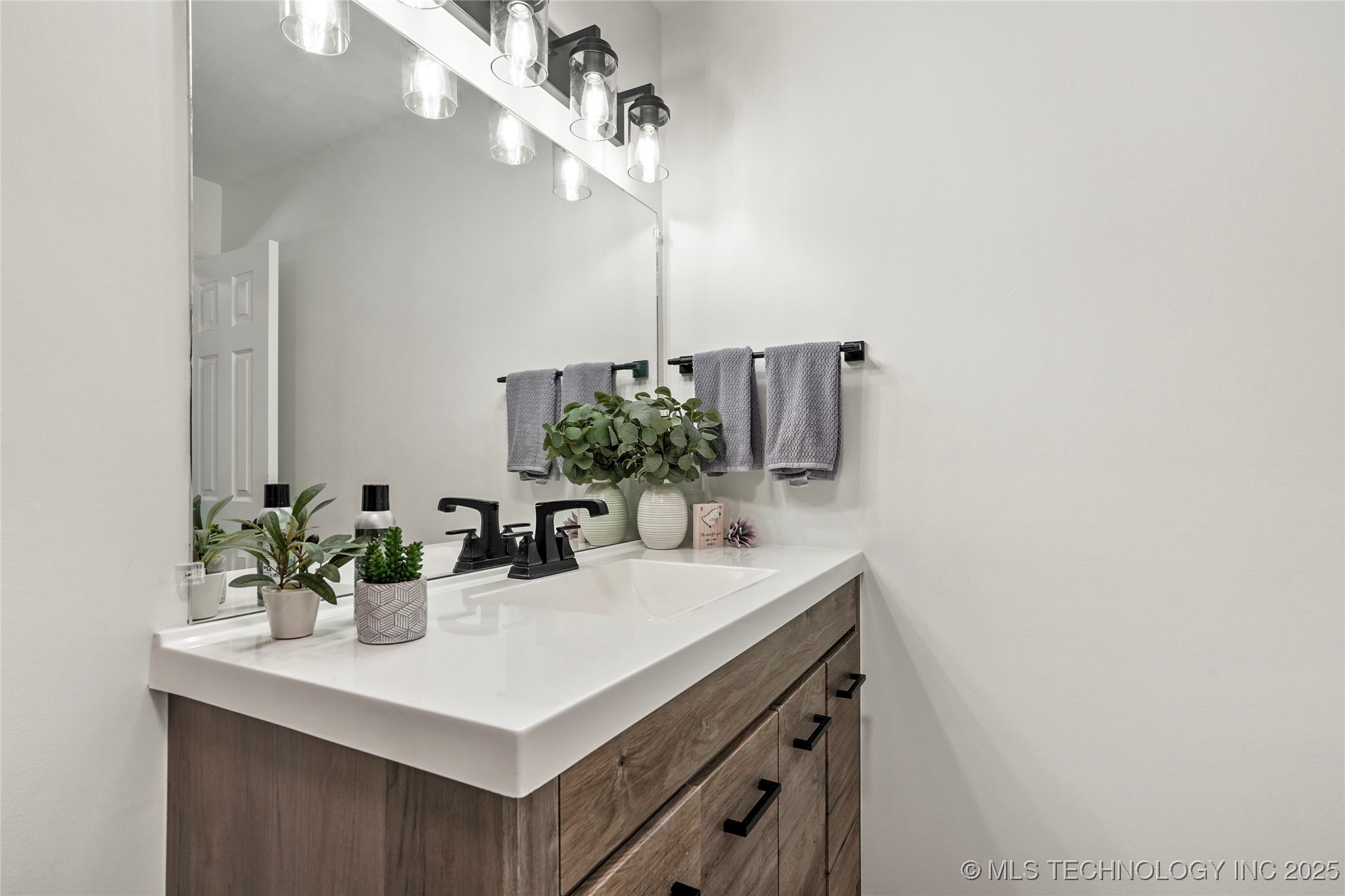 2508 W Kent Street Property Photo 27