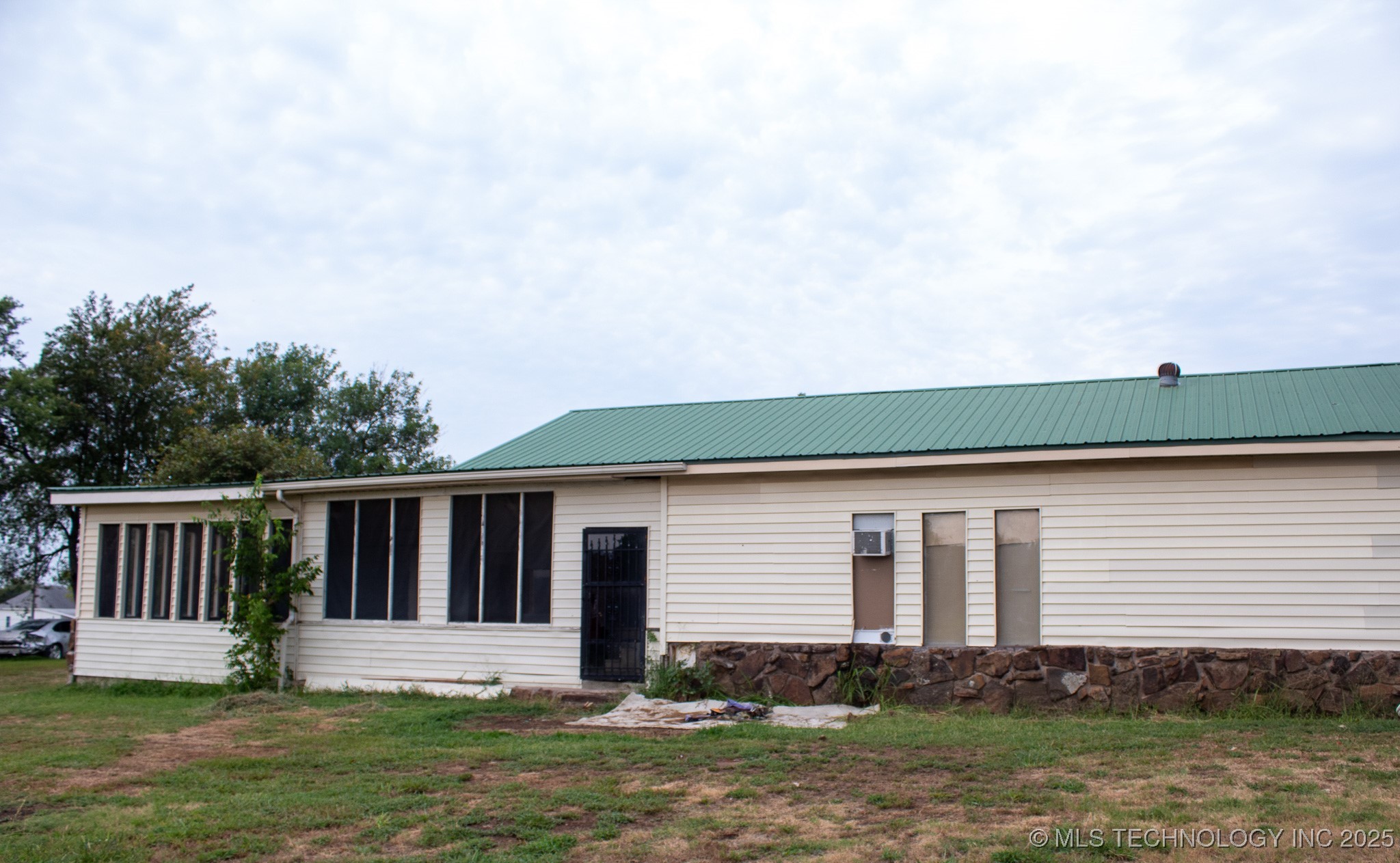 106 N Leo Lane E Property Photo 12