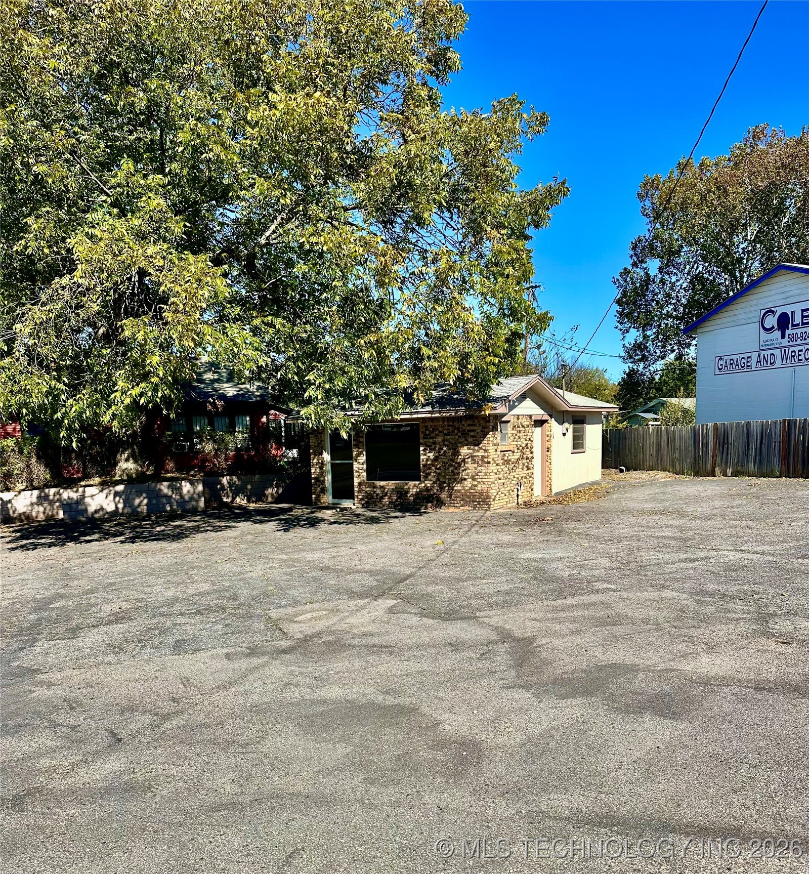 1002 N 1st Property Photo 1