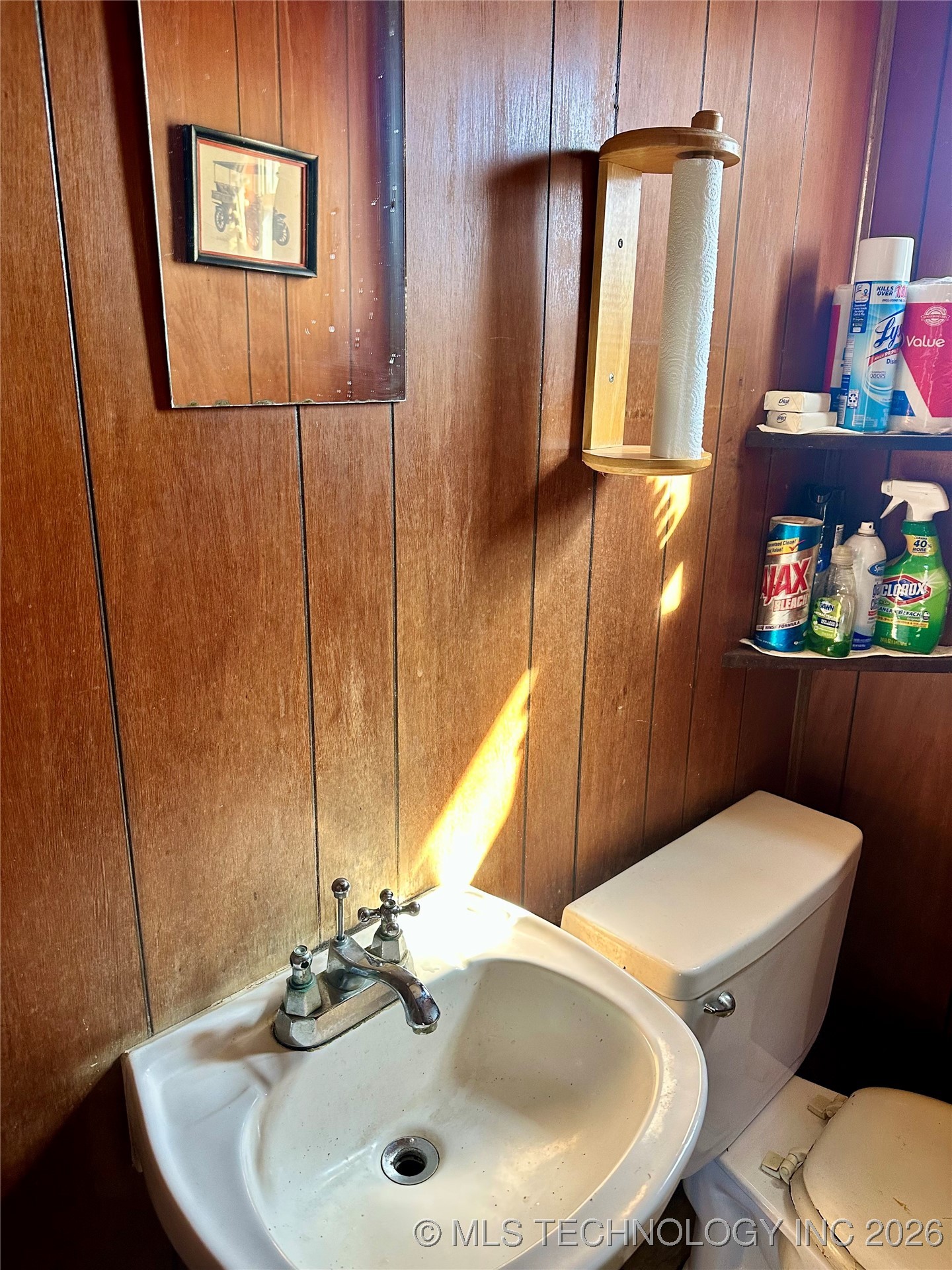 1002 N 1st Property Photo 4