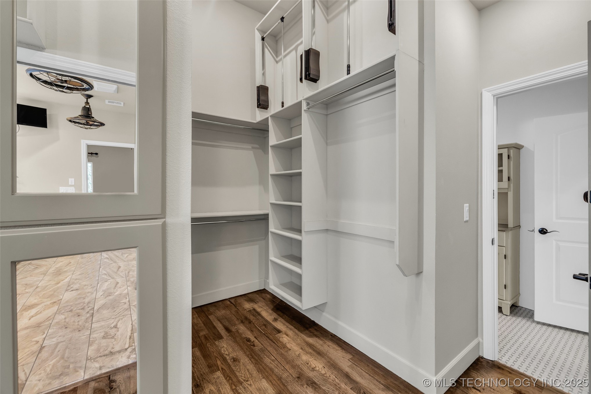 12050 S 68th East Avenue E Property Photo 11