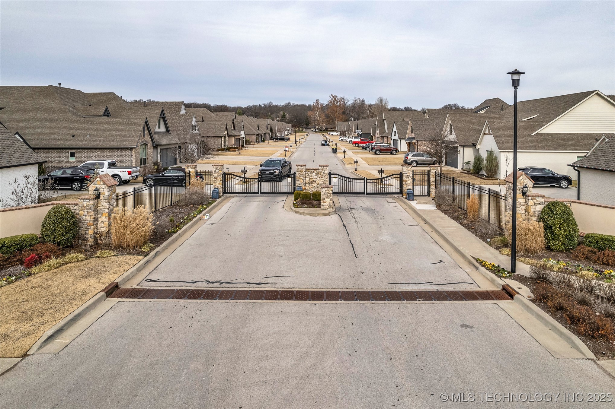 12050 S 68th East Avenue E Property Photo 28