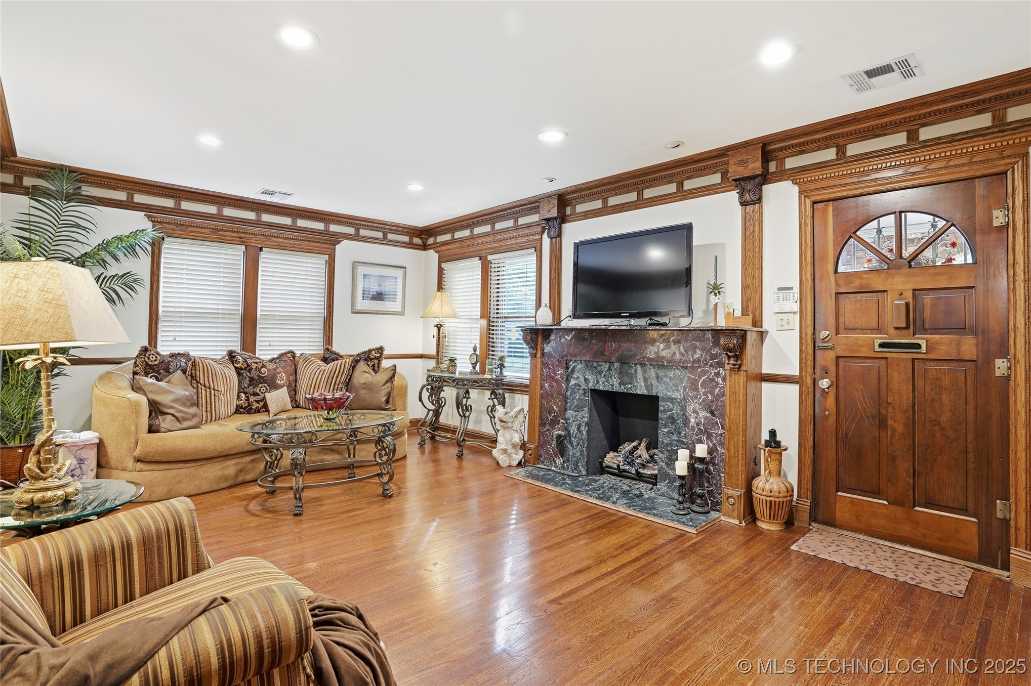 1915 S Delaware Place Property Photo 6