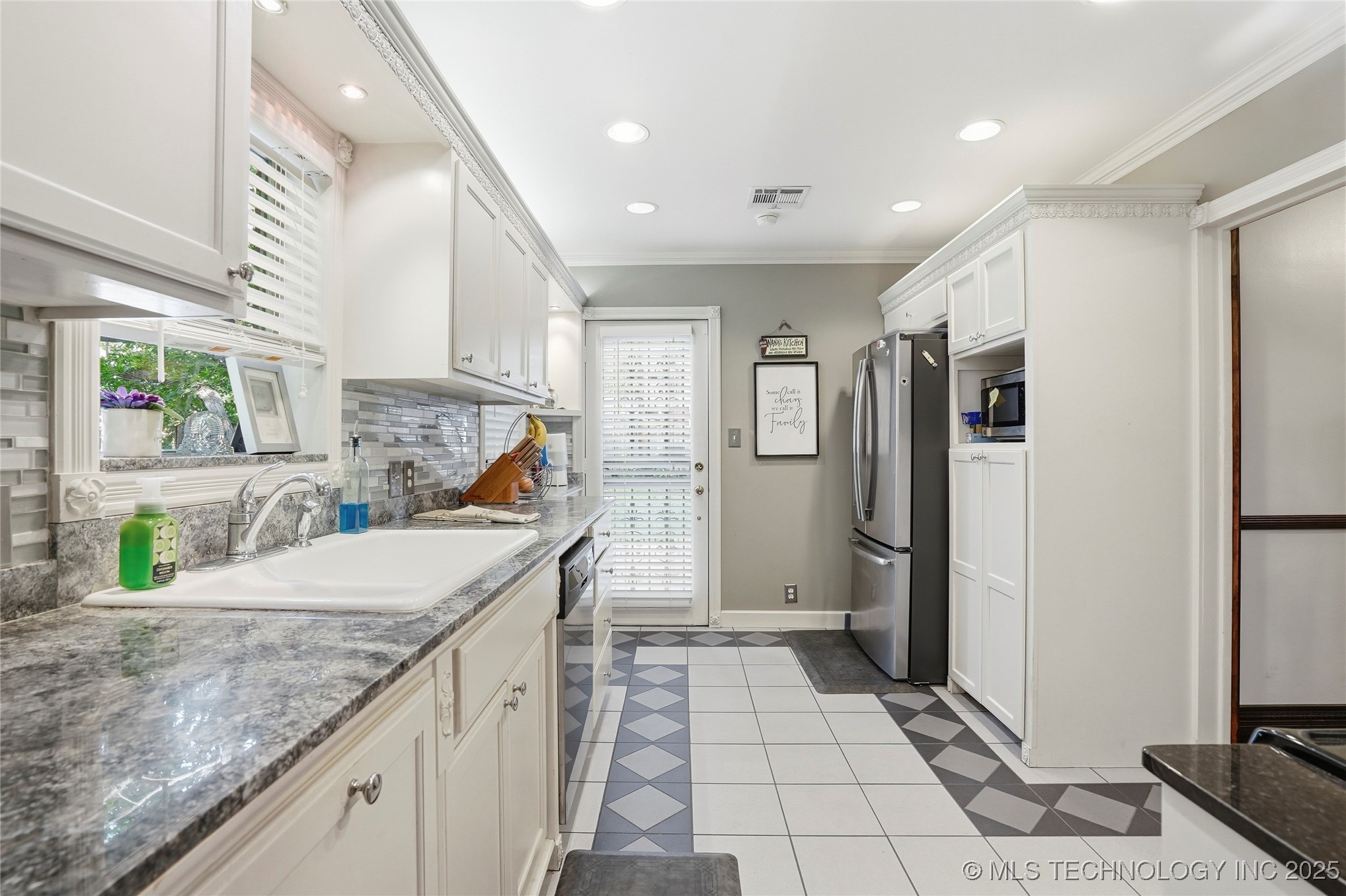 1915 S Delaware Place Property Photo 11