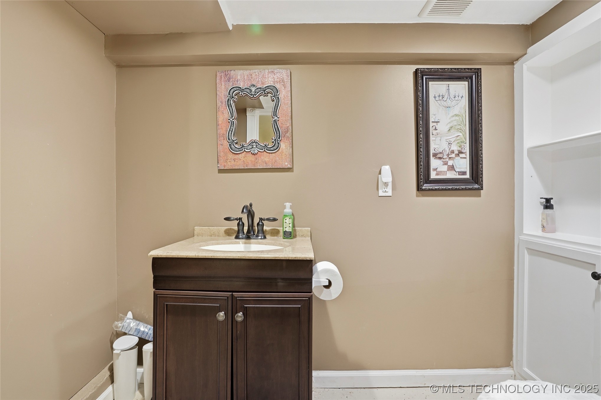 1915 S Delaware Place Property Photo 28