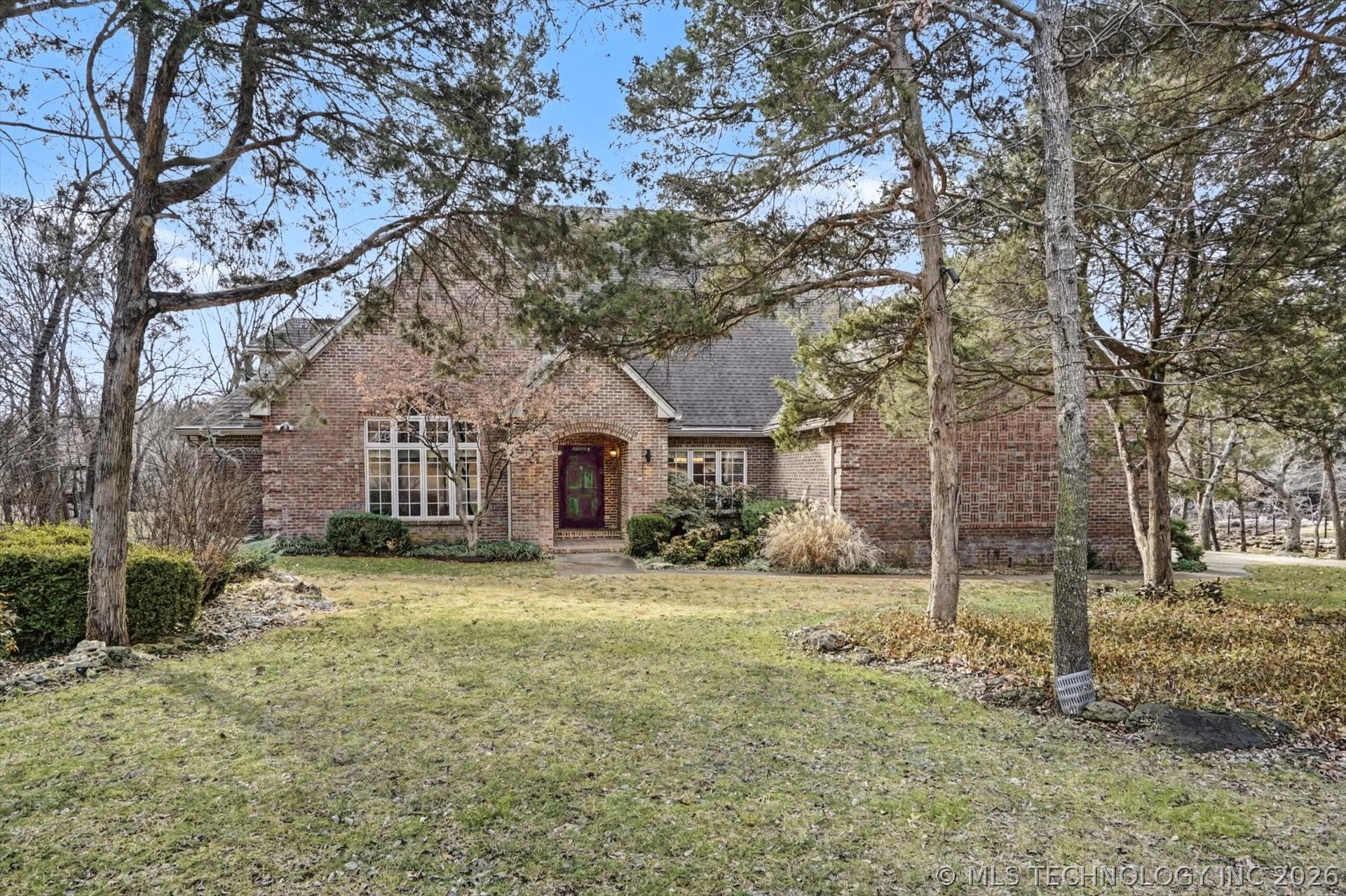 19000 E Knightsbridge Road Property Photo 1