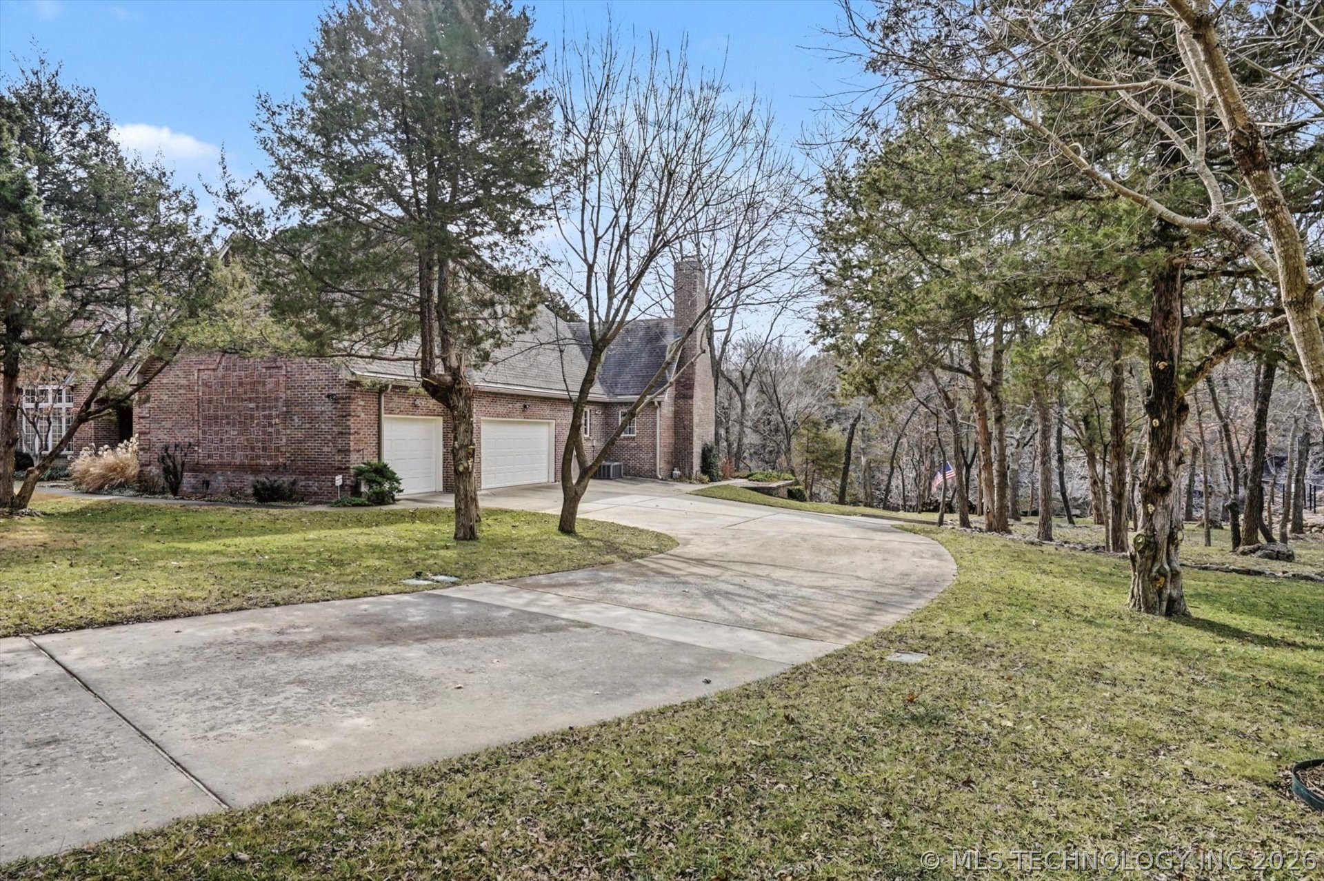 19000 E Knightsbridge Road Property Photo 4