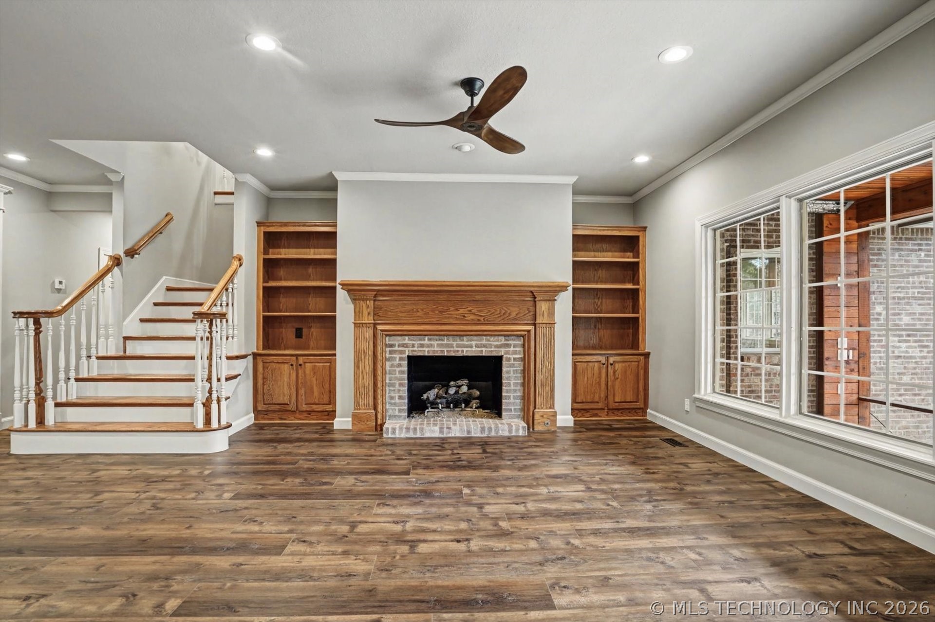 19000 E Knightsbridge Road Property Photo 12