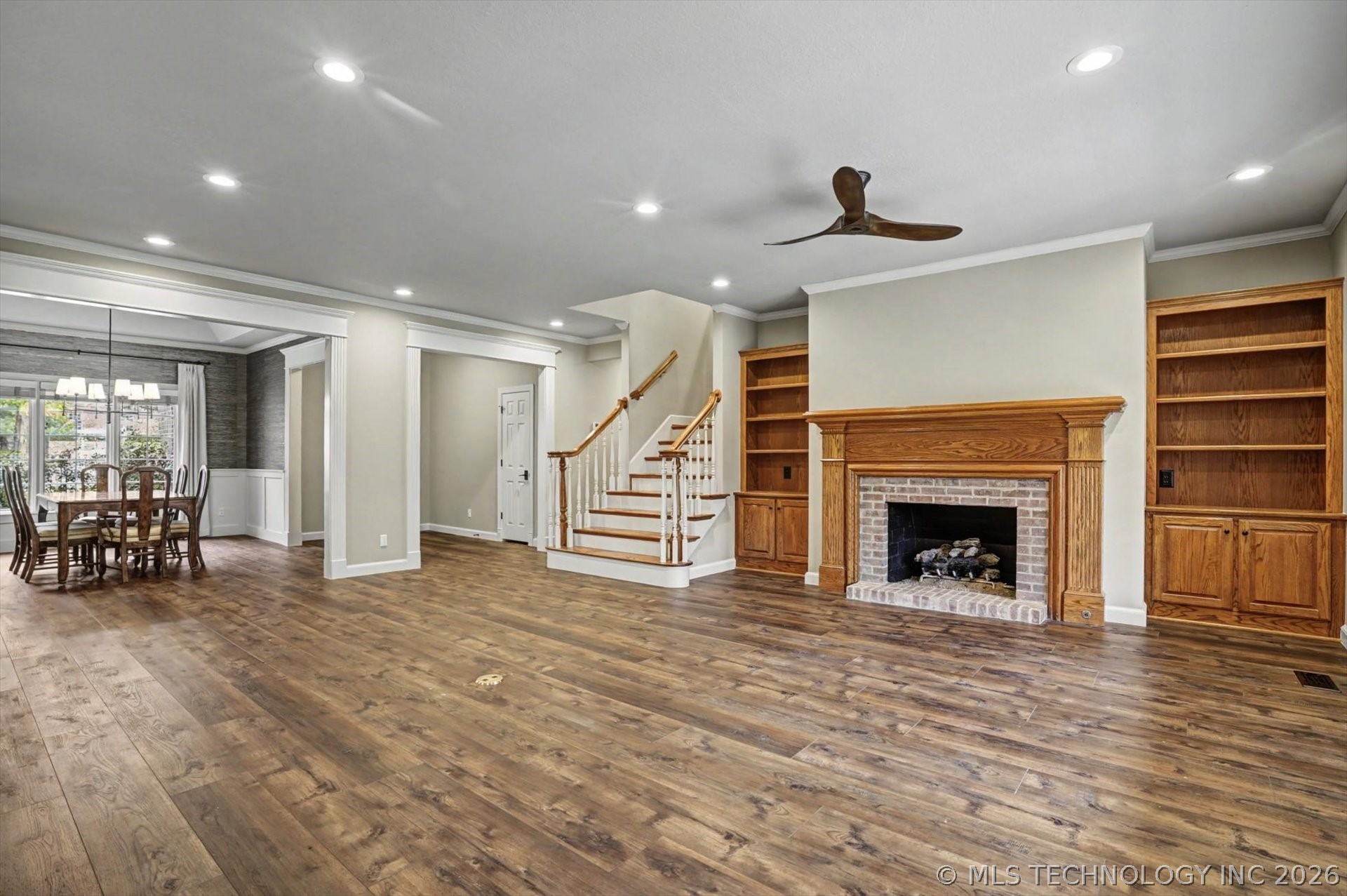 19000 E Knightsbridge Road Property Photo 13