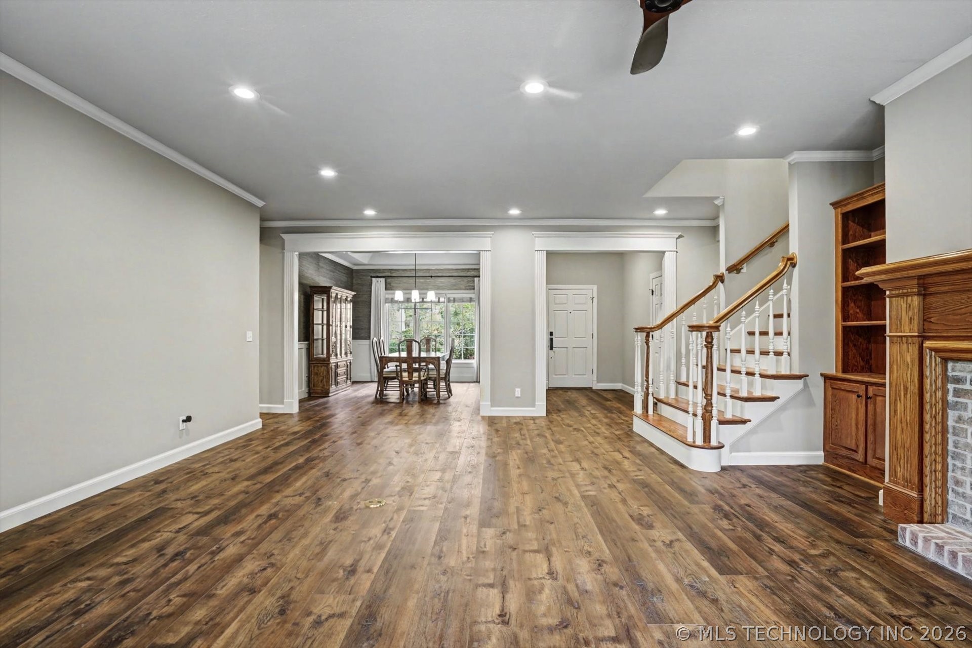 19000 E Knightsbridge Road Property Photo 14