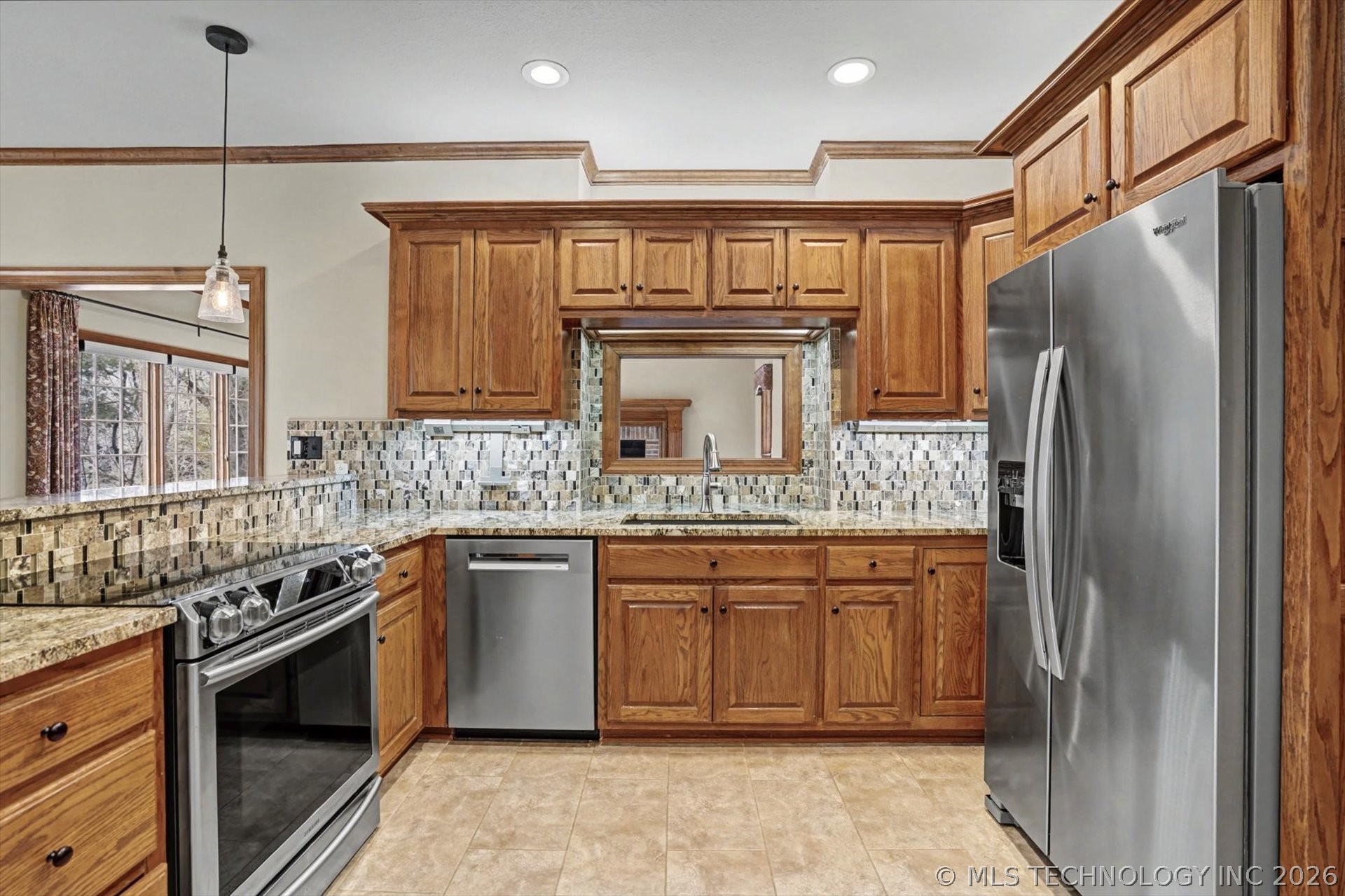 19000 E Knightsbridge Road Property Photo 17