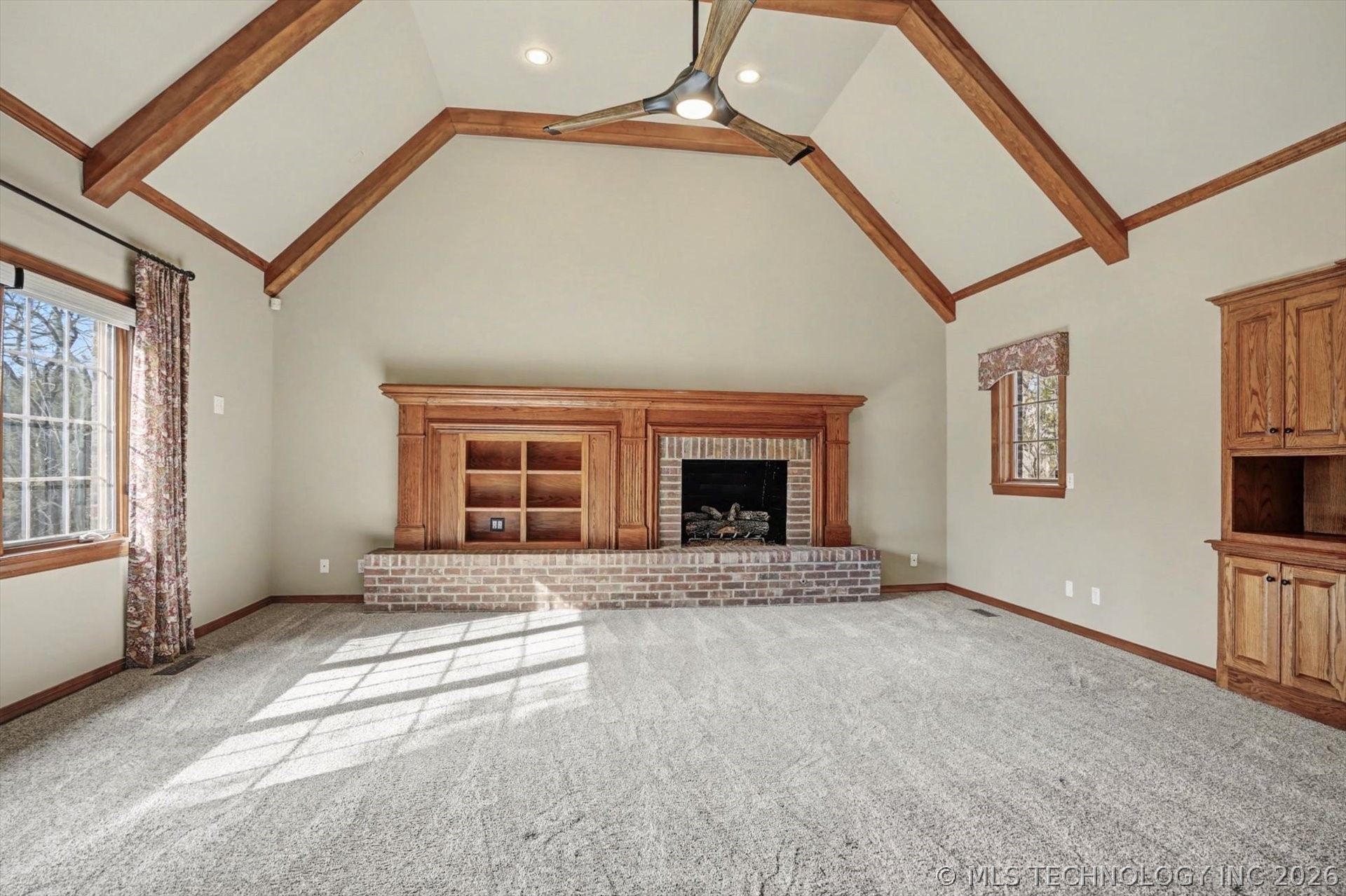 19000 E Knightsbridge Road Property Photo 23