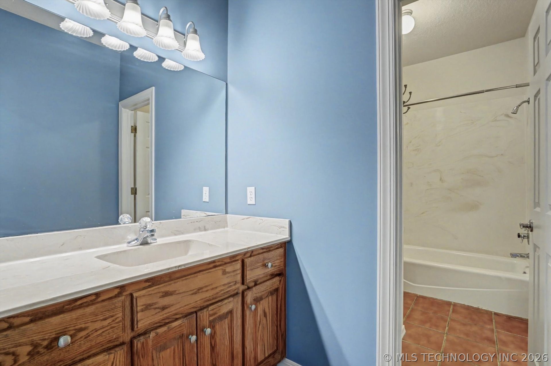 19000 E Knightsbridge Road Property Photo 37