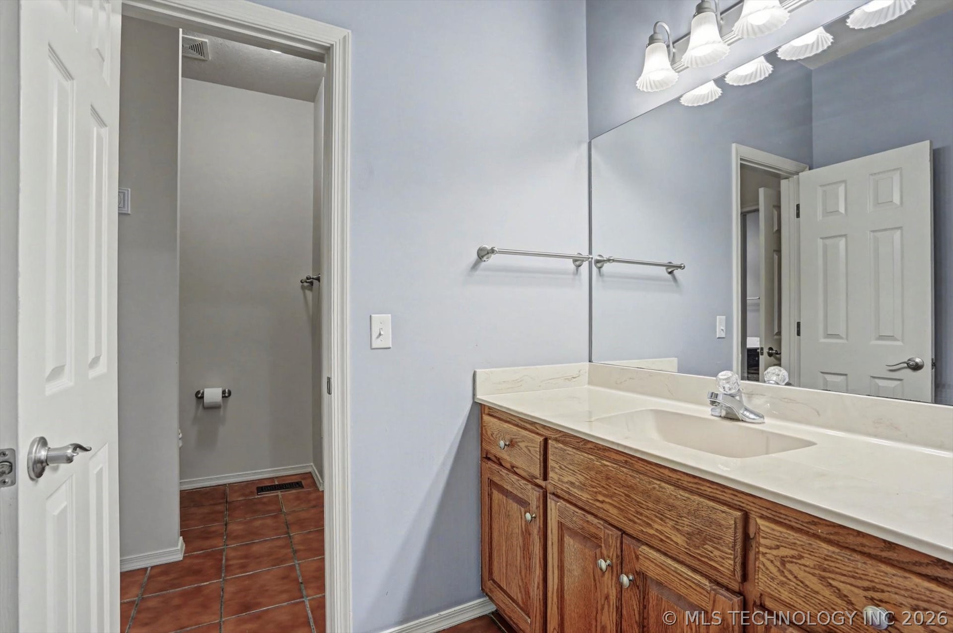 19000 E Knightsbridge Road Property Photo 39