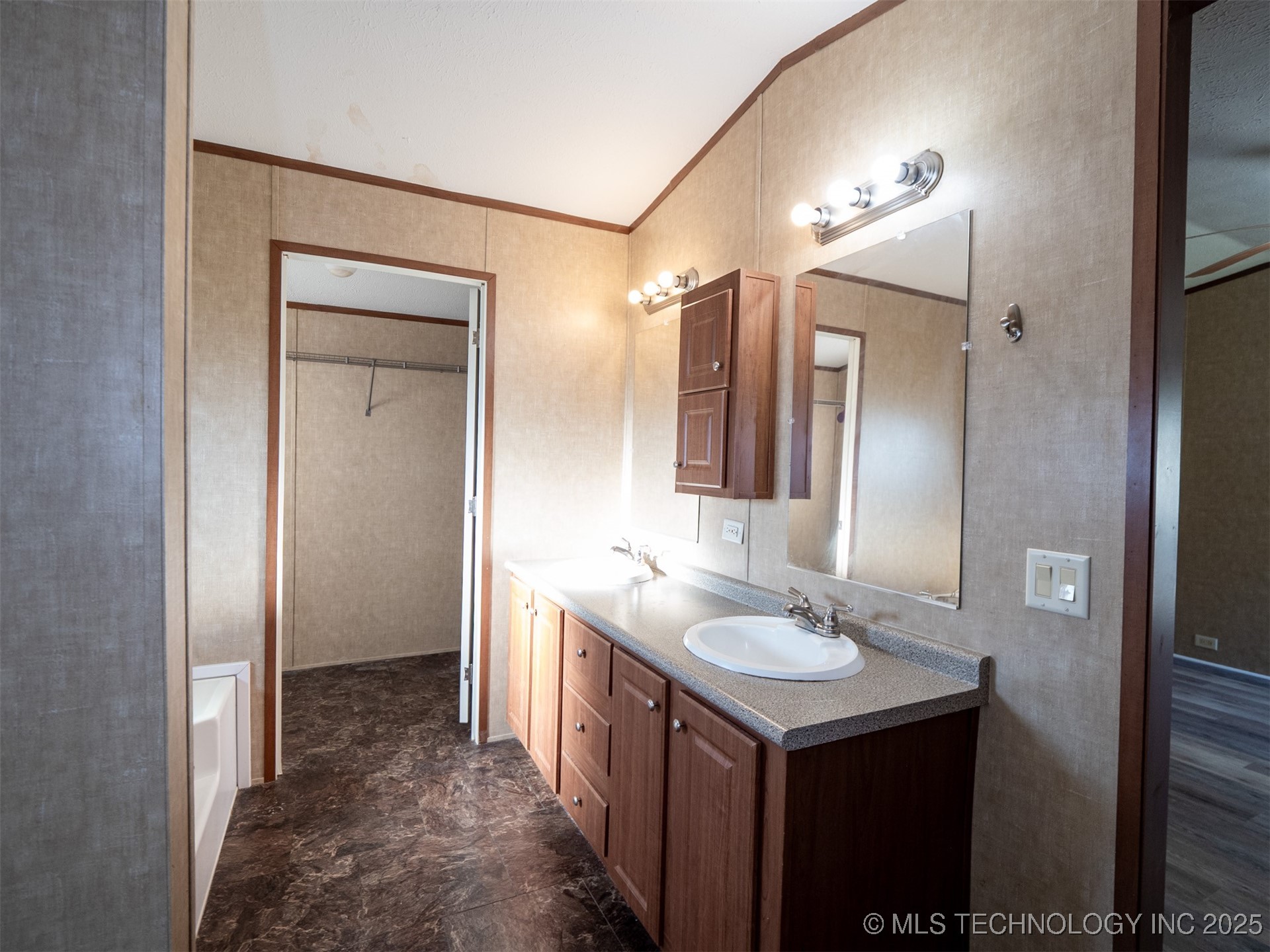 11137 Snell Property Photo 36