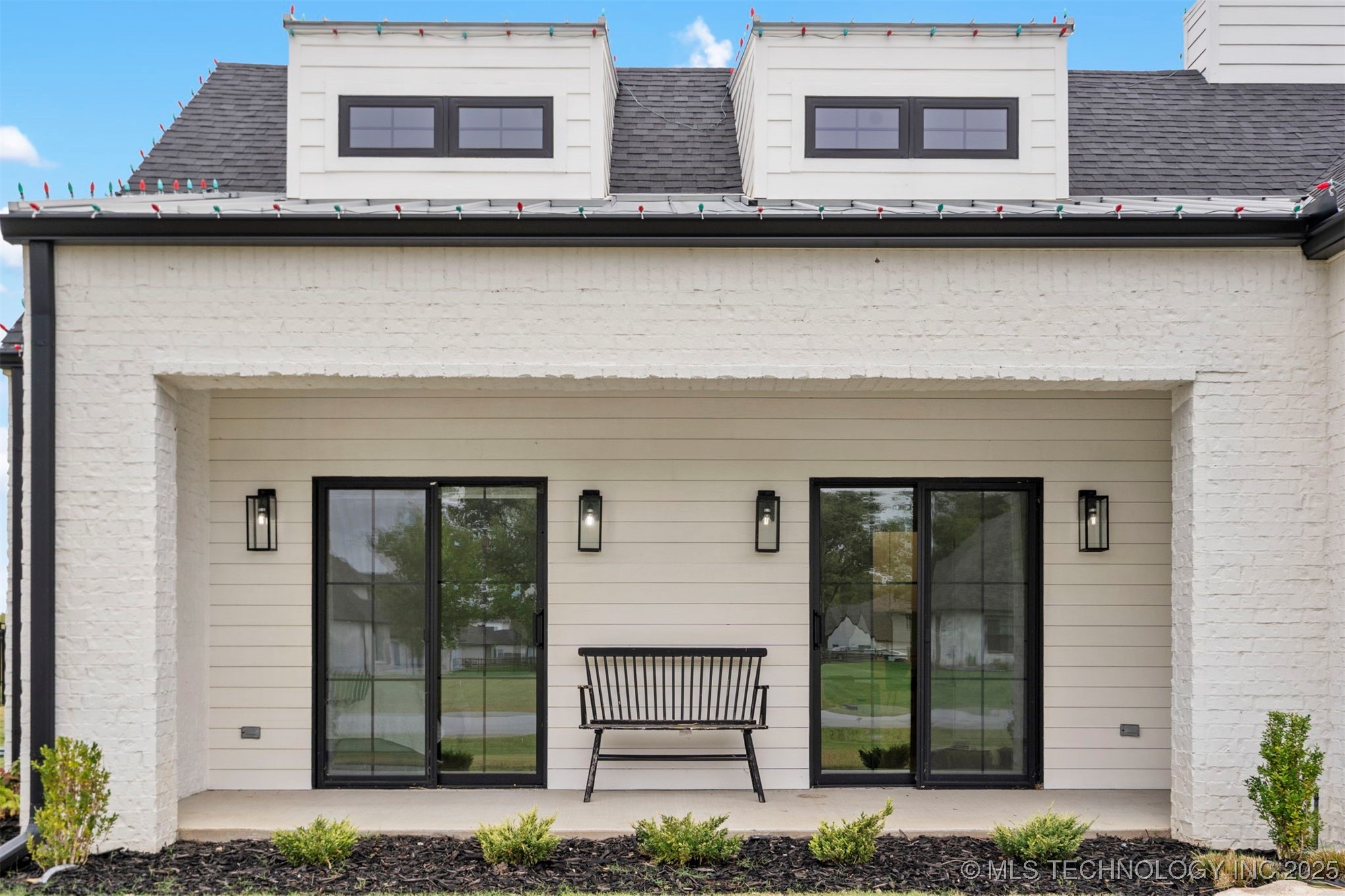 5927 N Meadows Ridge Road Property Photo 9