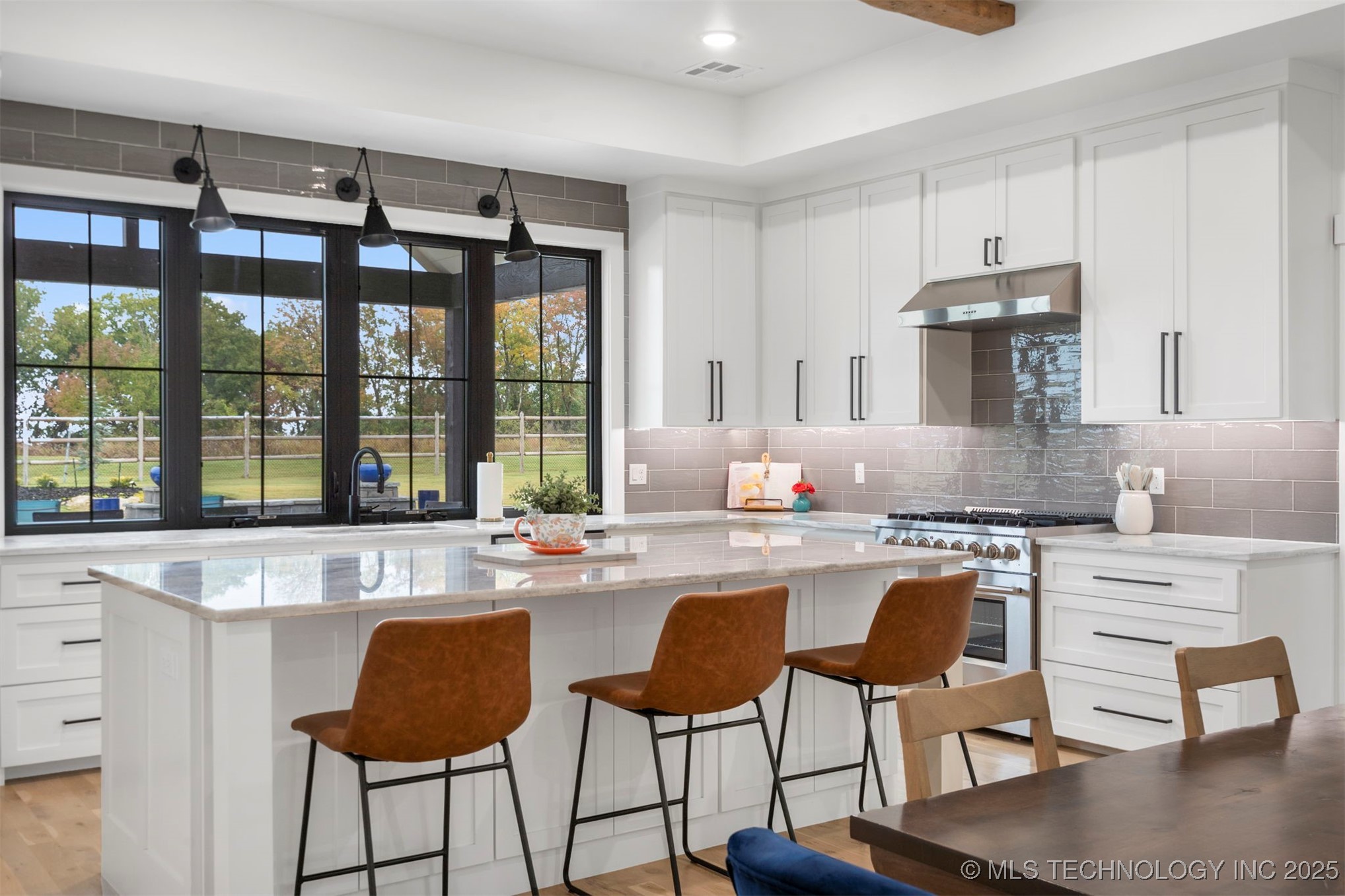 5927 N Meadows Ridge Road Property Photo 18