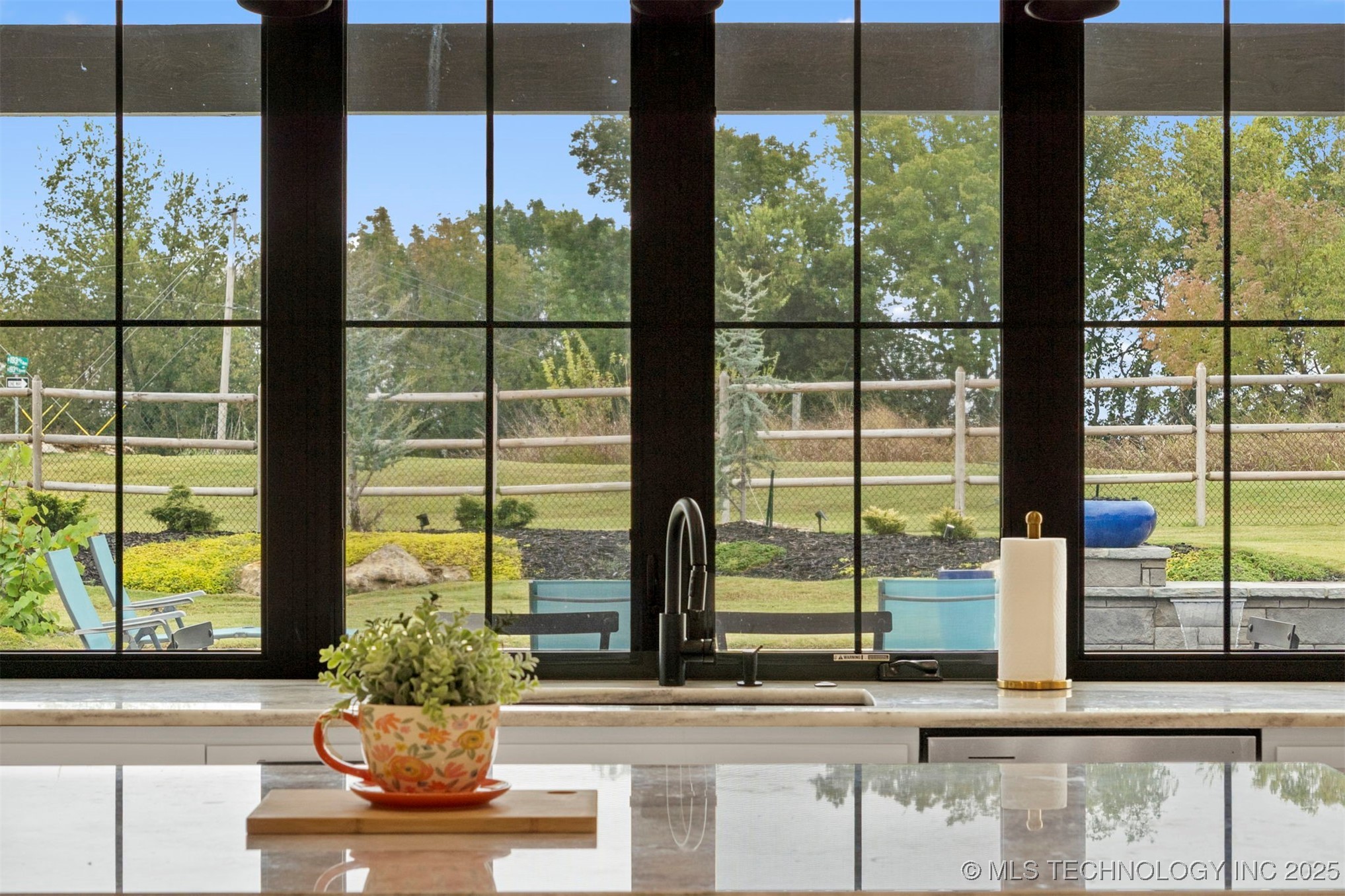 5927 N Meadows Ridge Road Property Photo 22