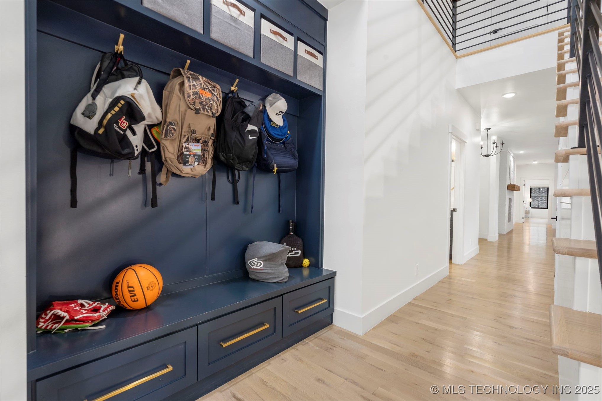 5927 N Meadows Ridge Road Property Photo 23