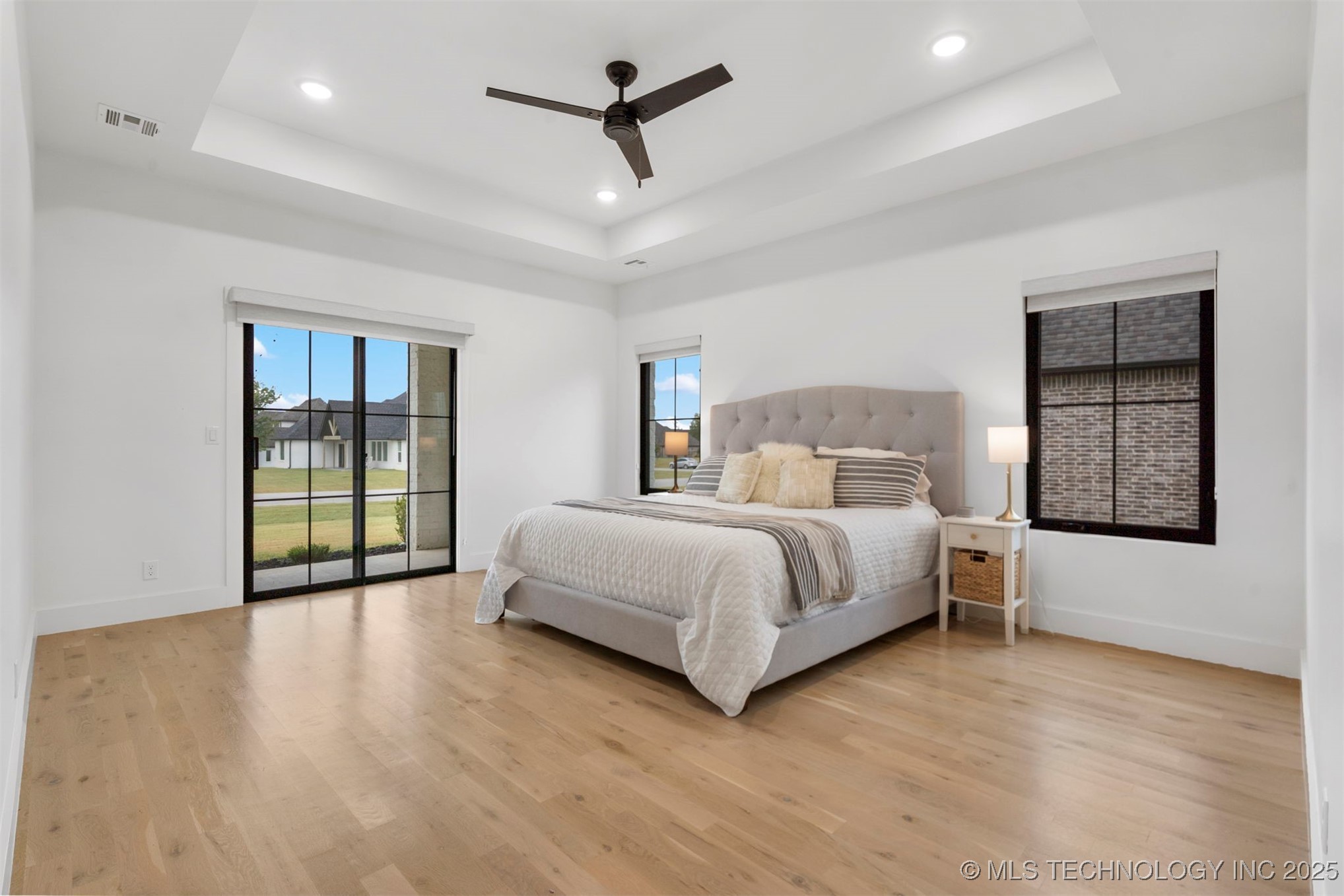 5927 N Meadows Ridge Road Property Photo 28