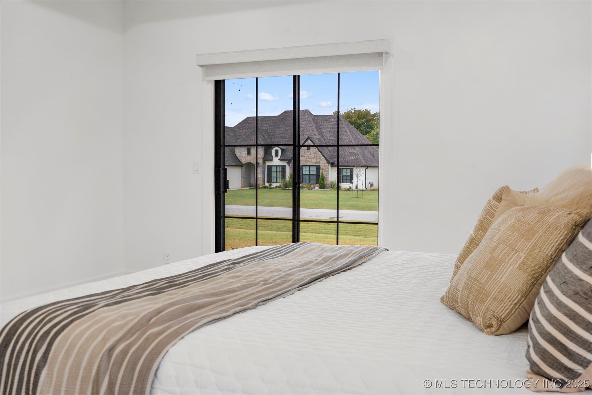 5927 N Meadows Ridge Road Property Photo 30