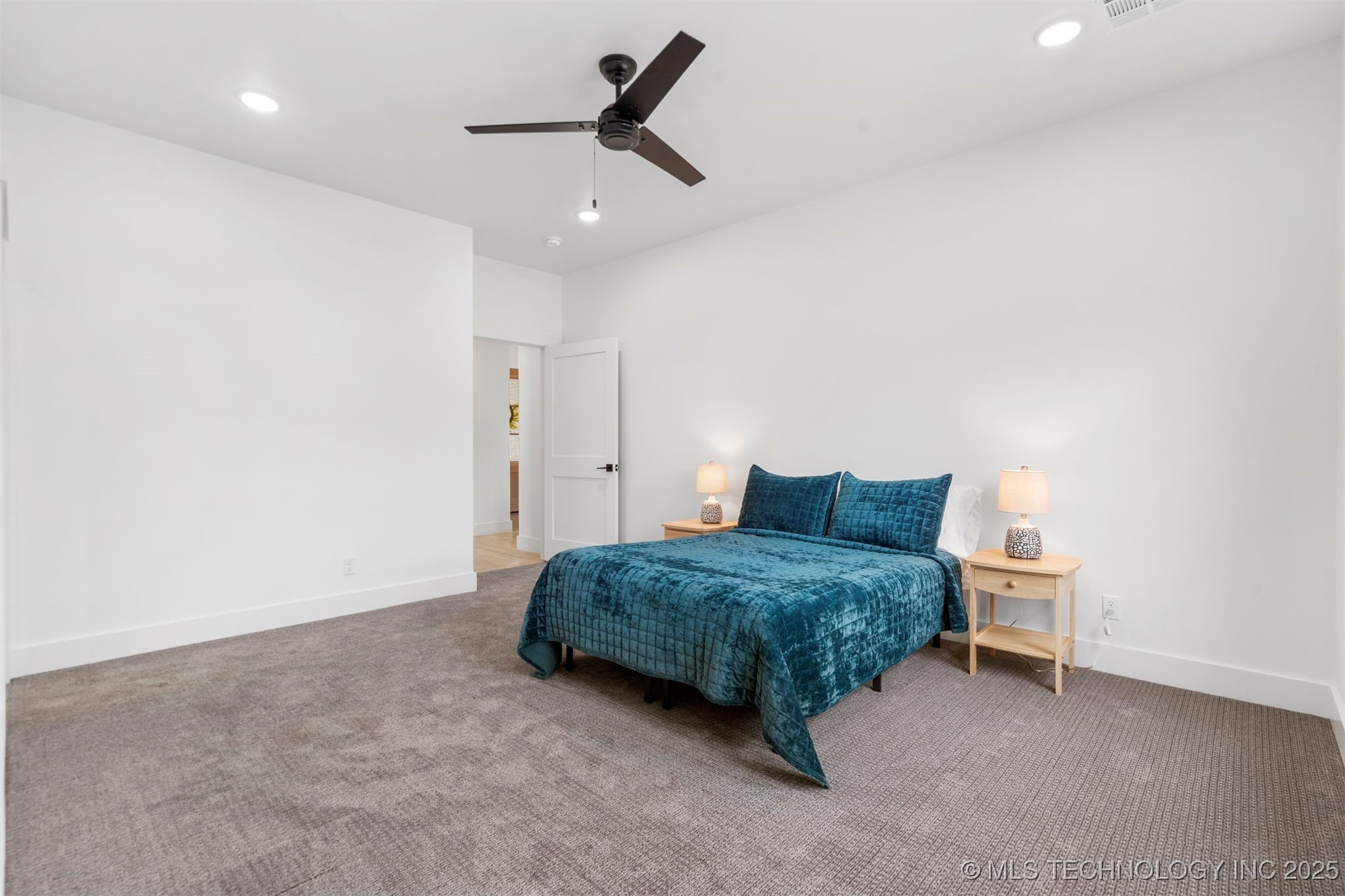 5927 N Meadows Ridge Road Property Photo 38