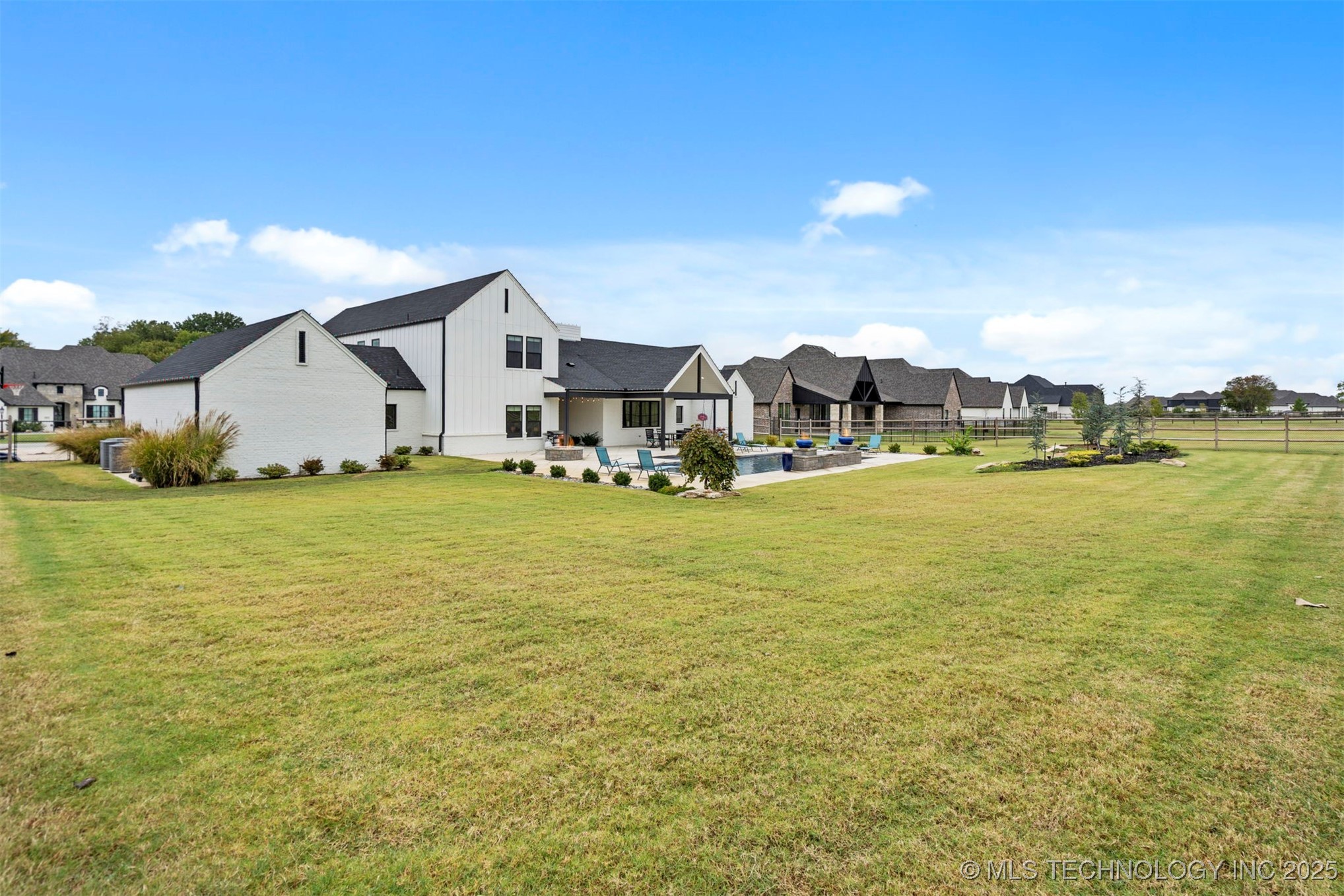 5927 N Meadows Ridge Road Property Photo 53