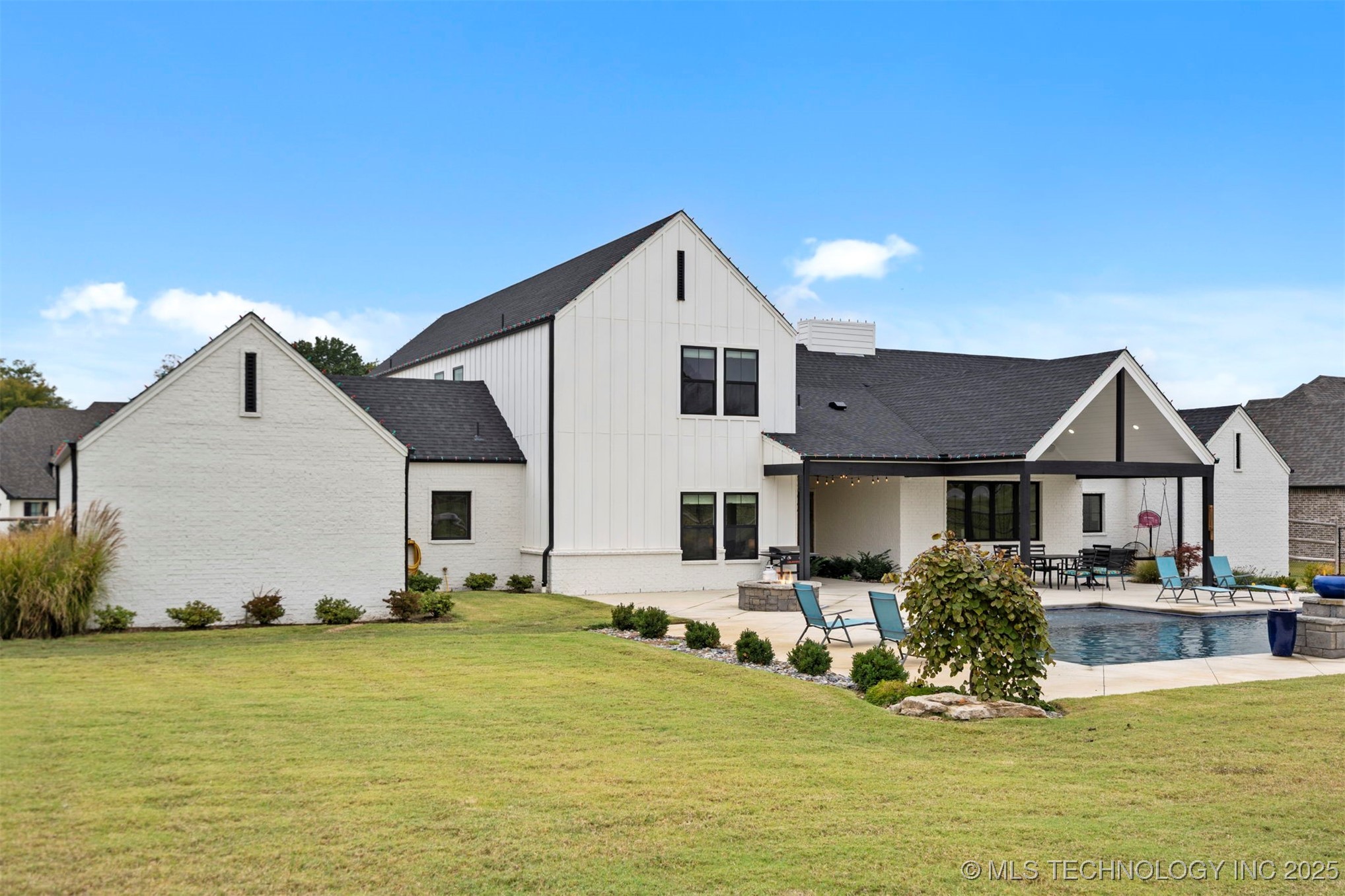 5927 N Meadows Ridge Road Property Photo 55