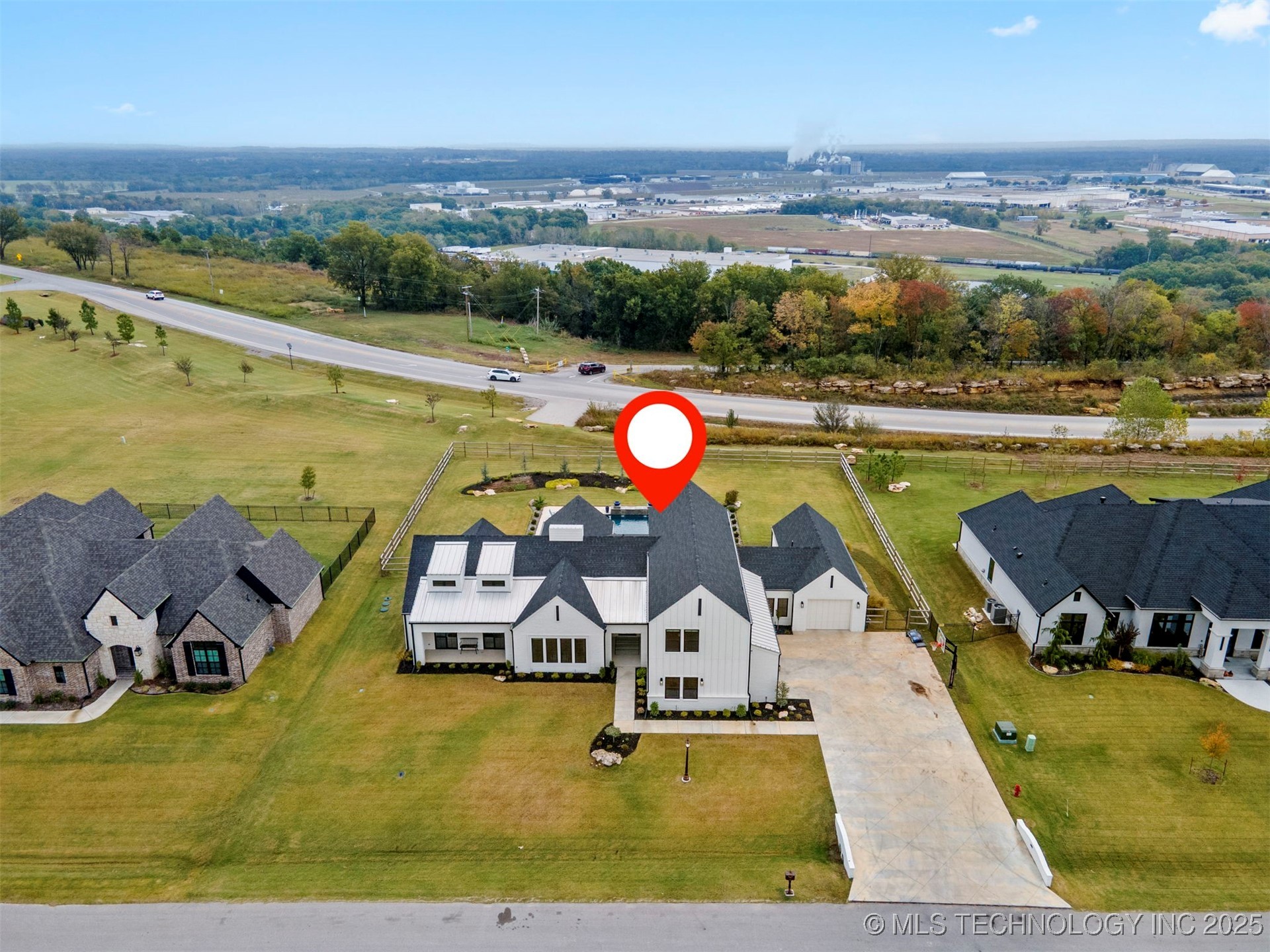 5927 N Meadows Ridge Road Property Photo 57