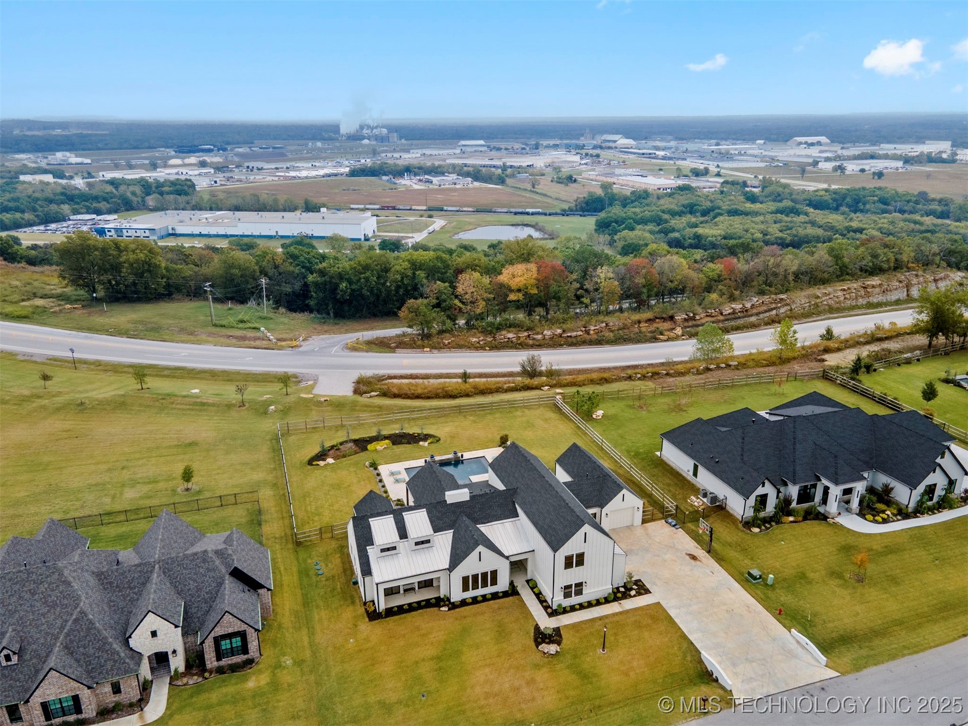 5927 N Meadows Ridge Road Property Photo 59