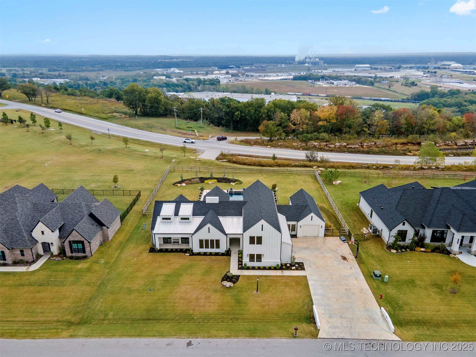 5927 N Meadows Ridge Road Property Photo 66