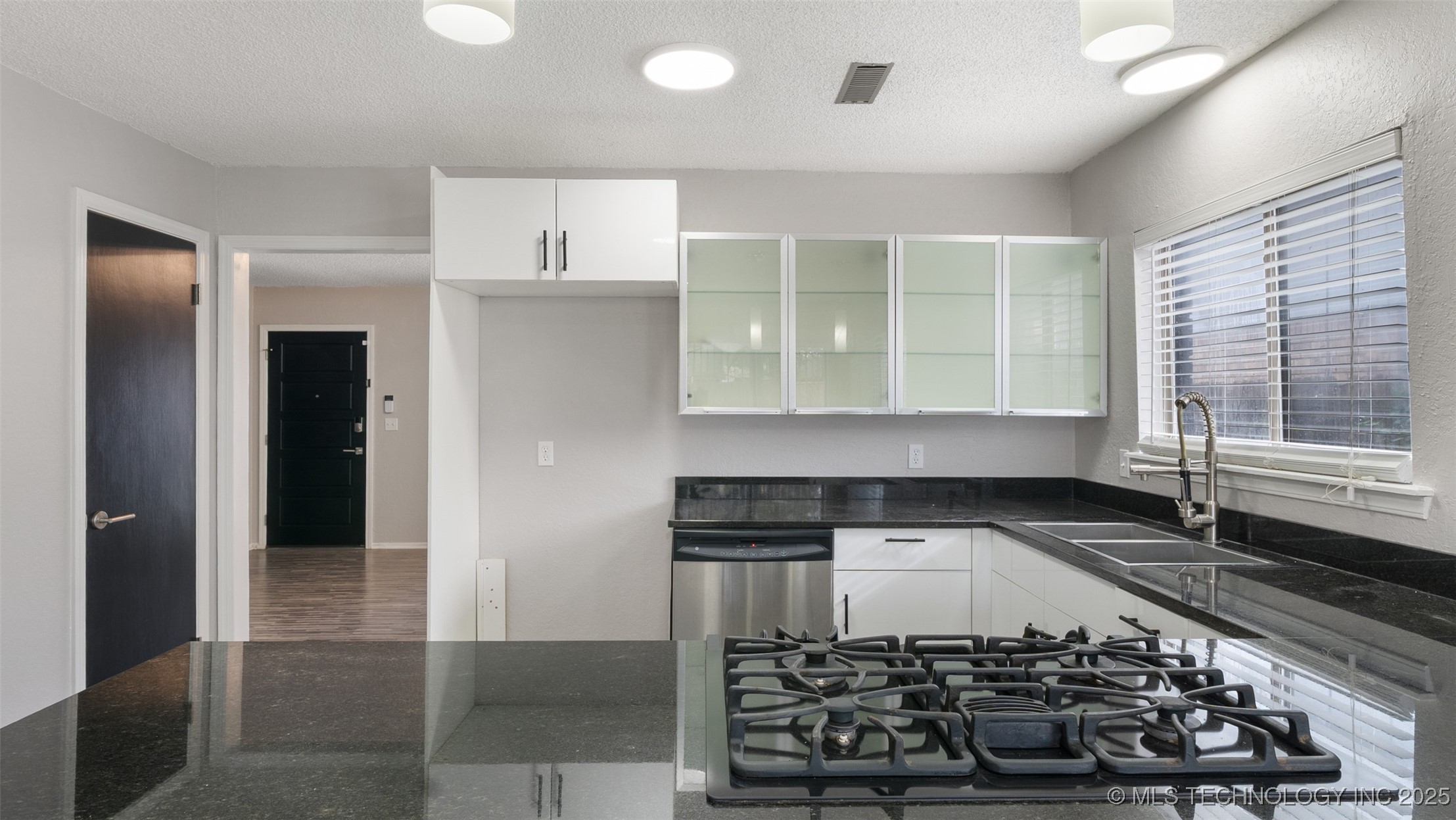 1804 S Nogales Avenue Property Photo 9