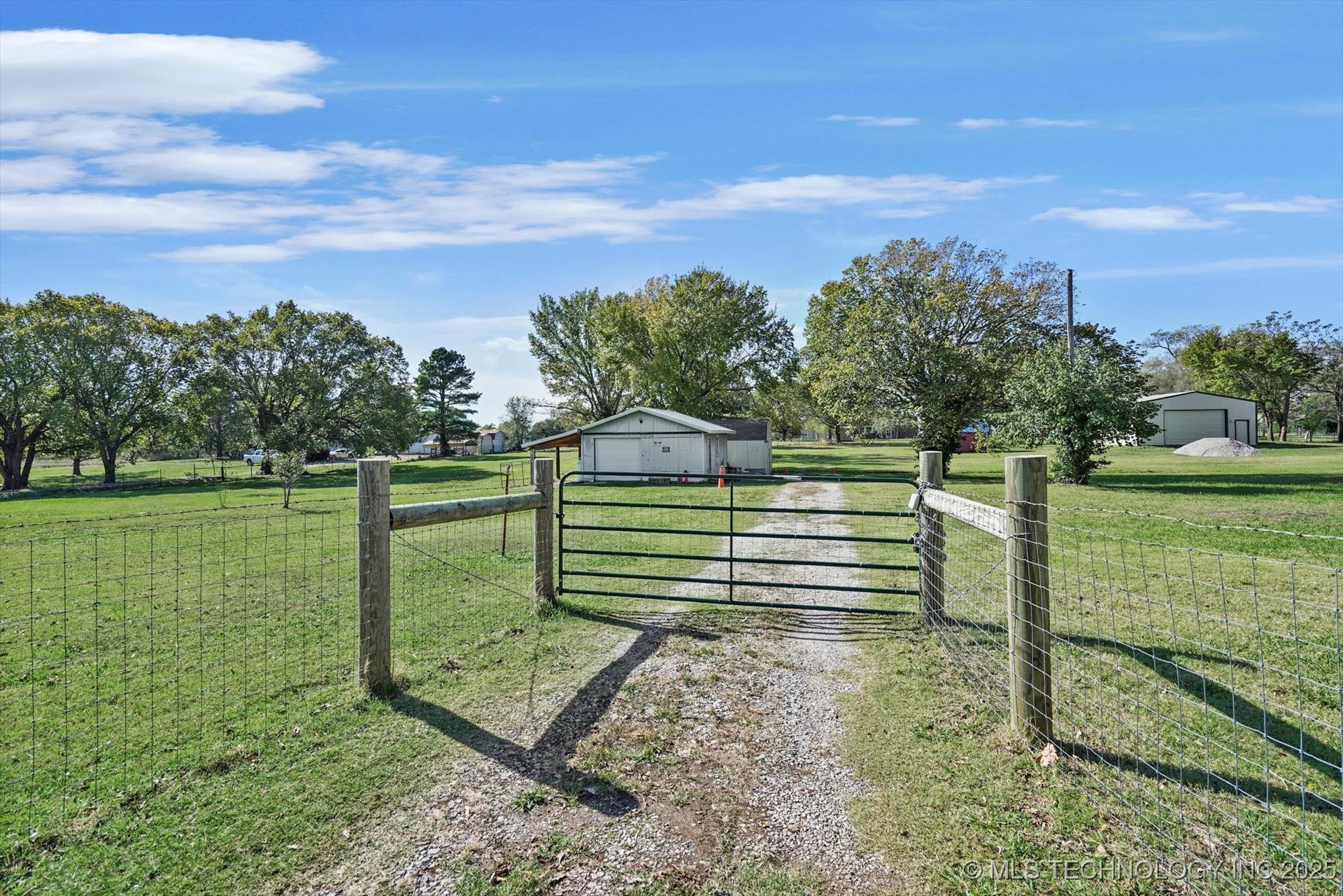 8730 E 136th Street N Property Photo 2