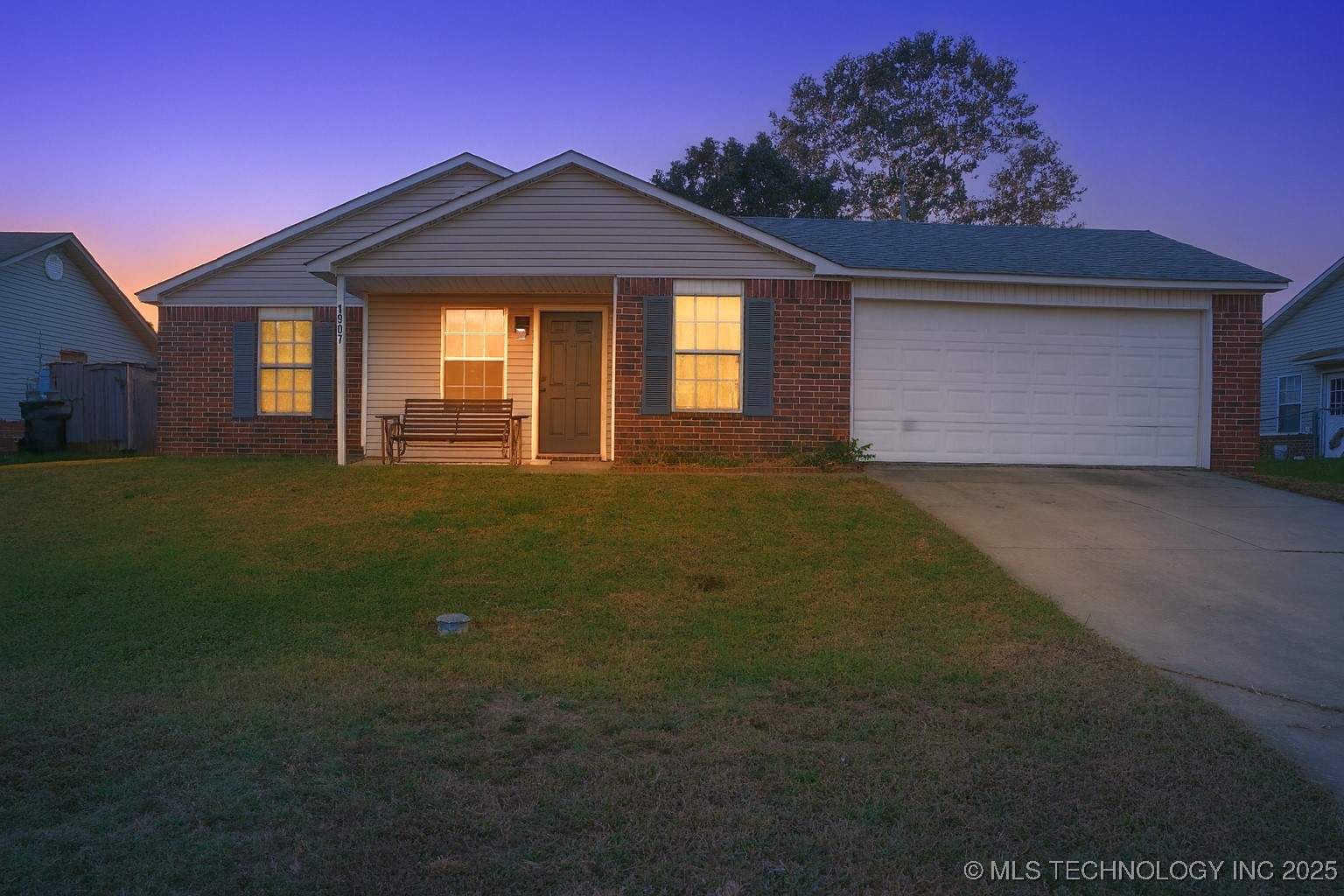 1907 N Chambers Avenue Property Photo 28