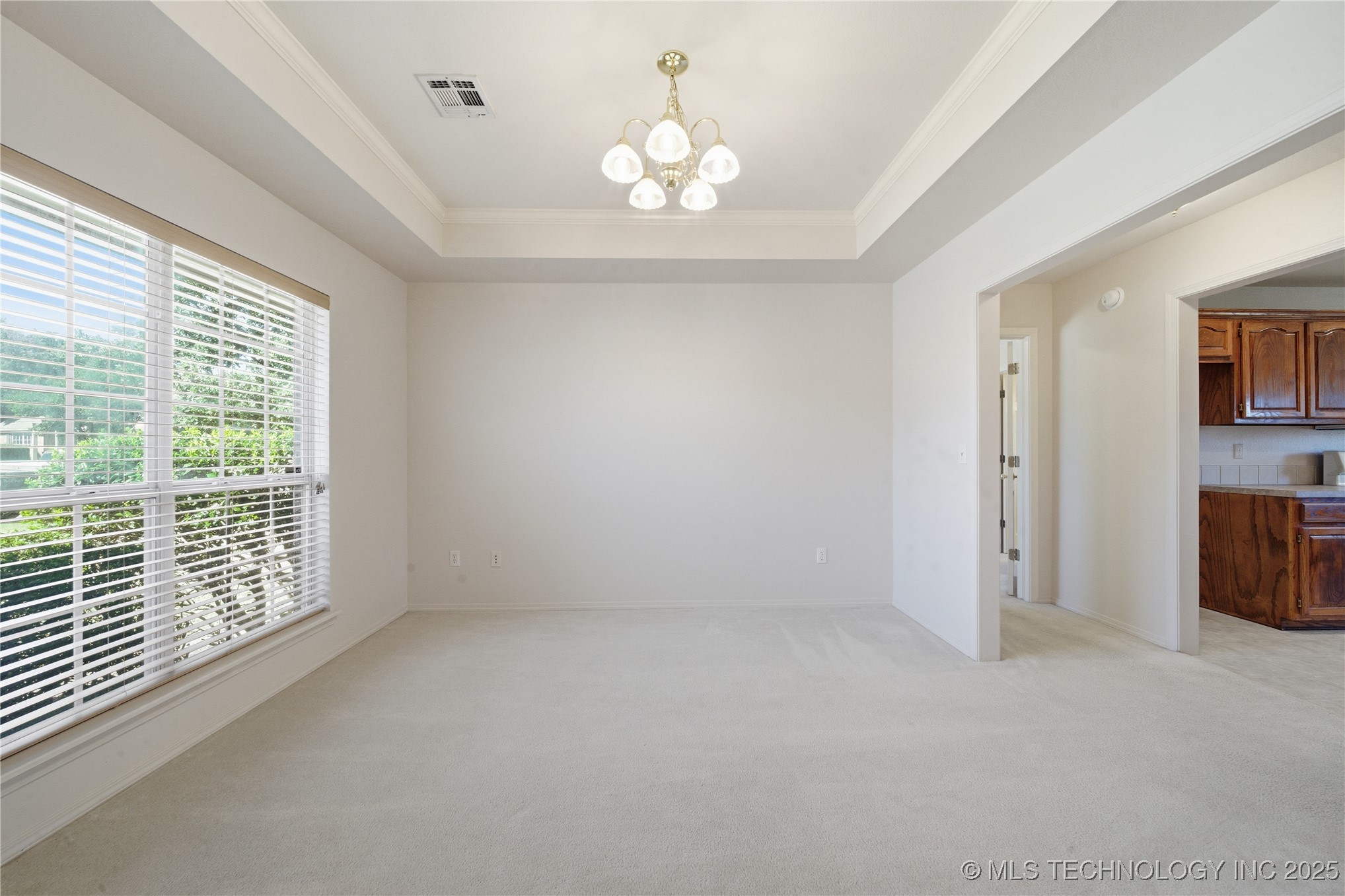 4611 S 200th East Avenue Property Photo 9