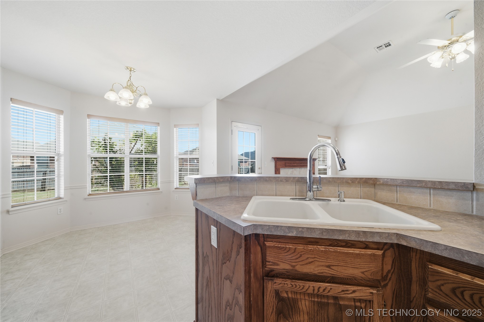 4611 S 200th East Avenue Property Photo 16