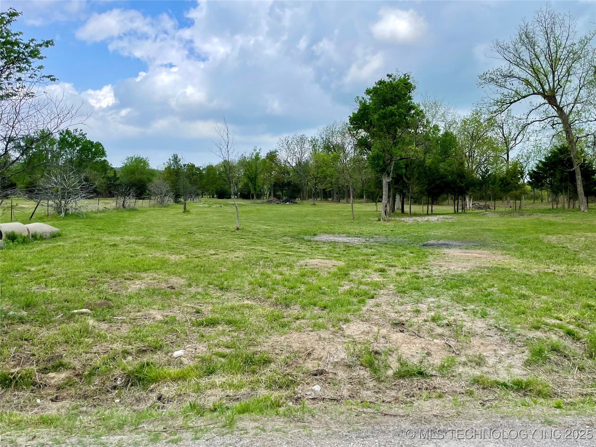 40 W 53rd Street North Property Photo 8